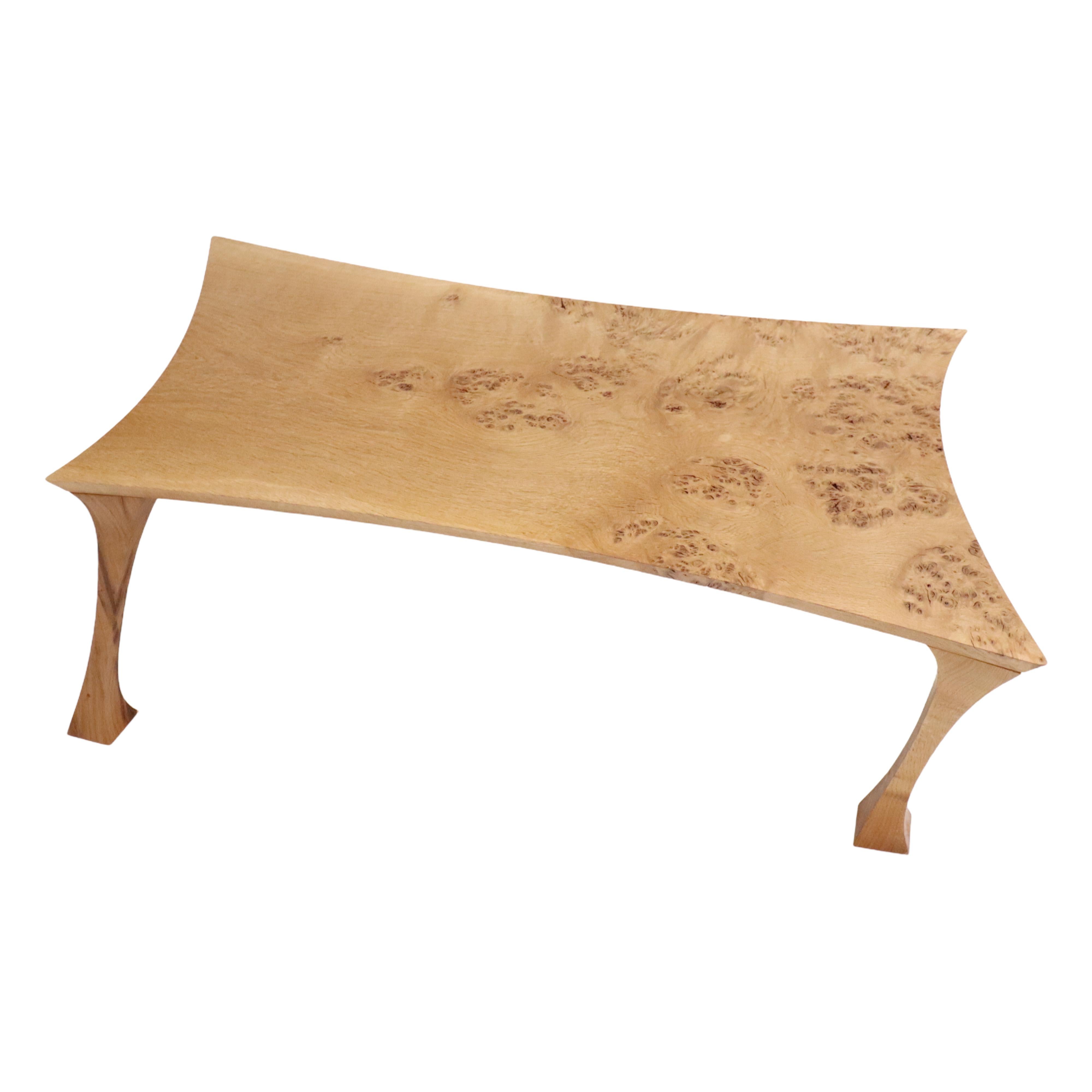 Sculpté Table basse Quadruped Burr Oak en vente