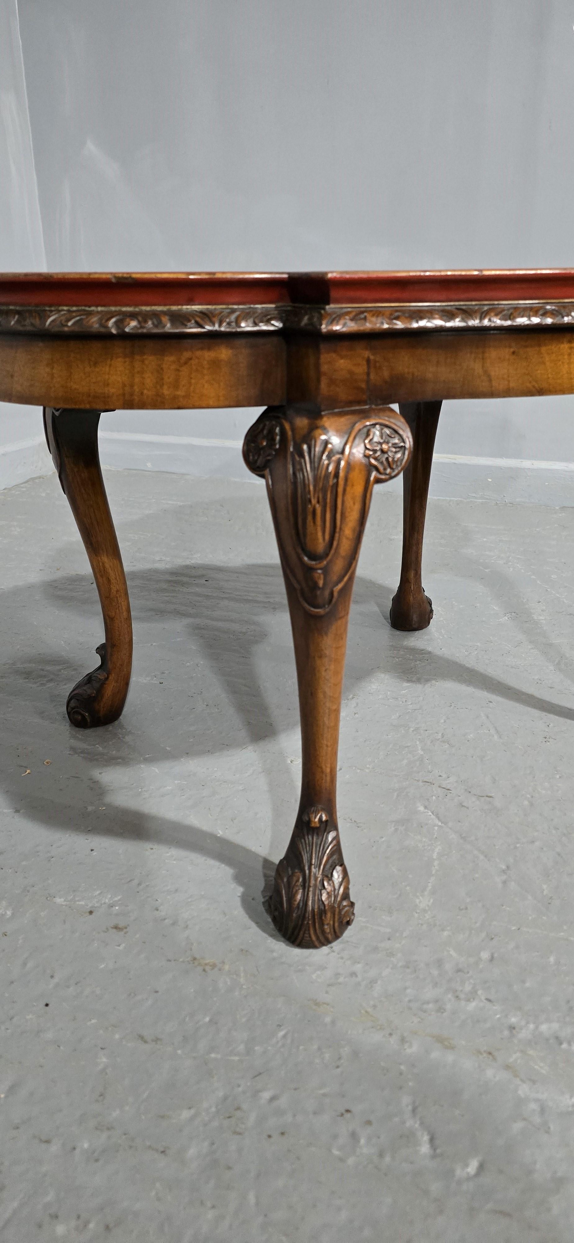 Couchtisch aus Wurzelholz und Chinoiserie (Englisch) im Angebot