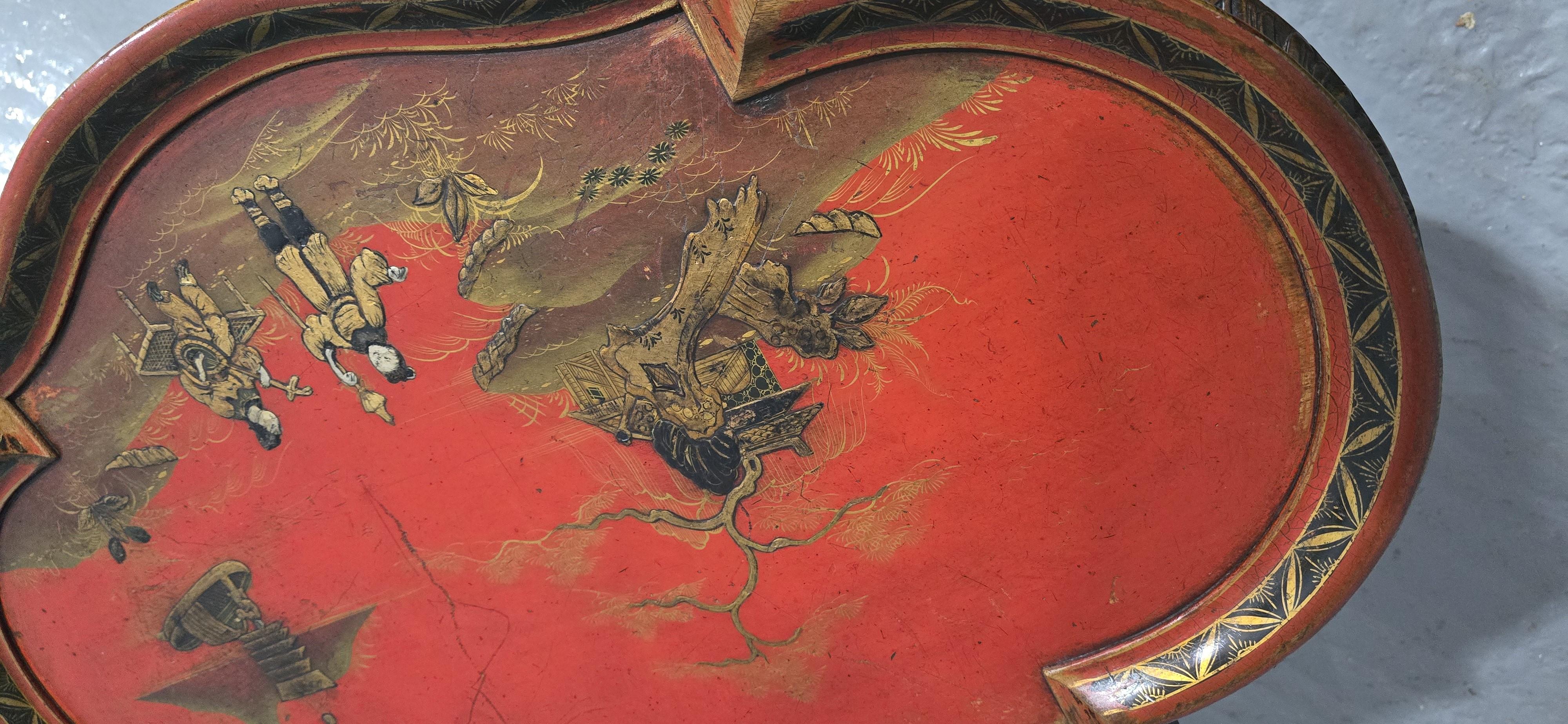 Couchtisch aus Wurzelholz und Chinoiserie (20. Jahrhundert) im Angebot