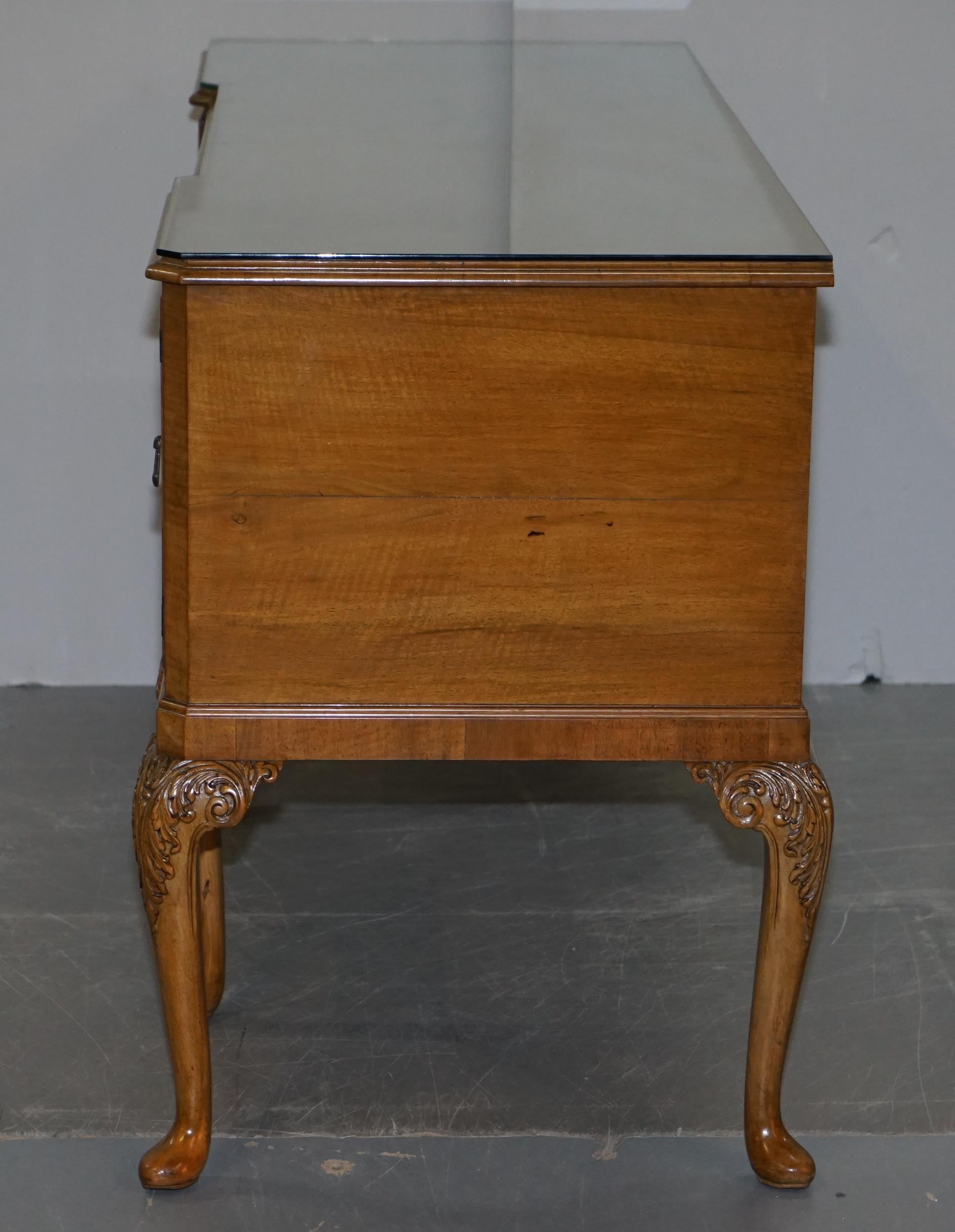 Burr Walnut Art Deco Denby & Spinks Leeds Breakfront Sideboard Part of a Suite For Sale 10