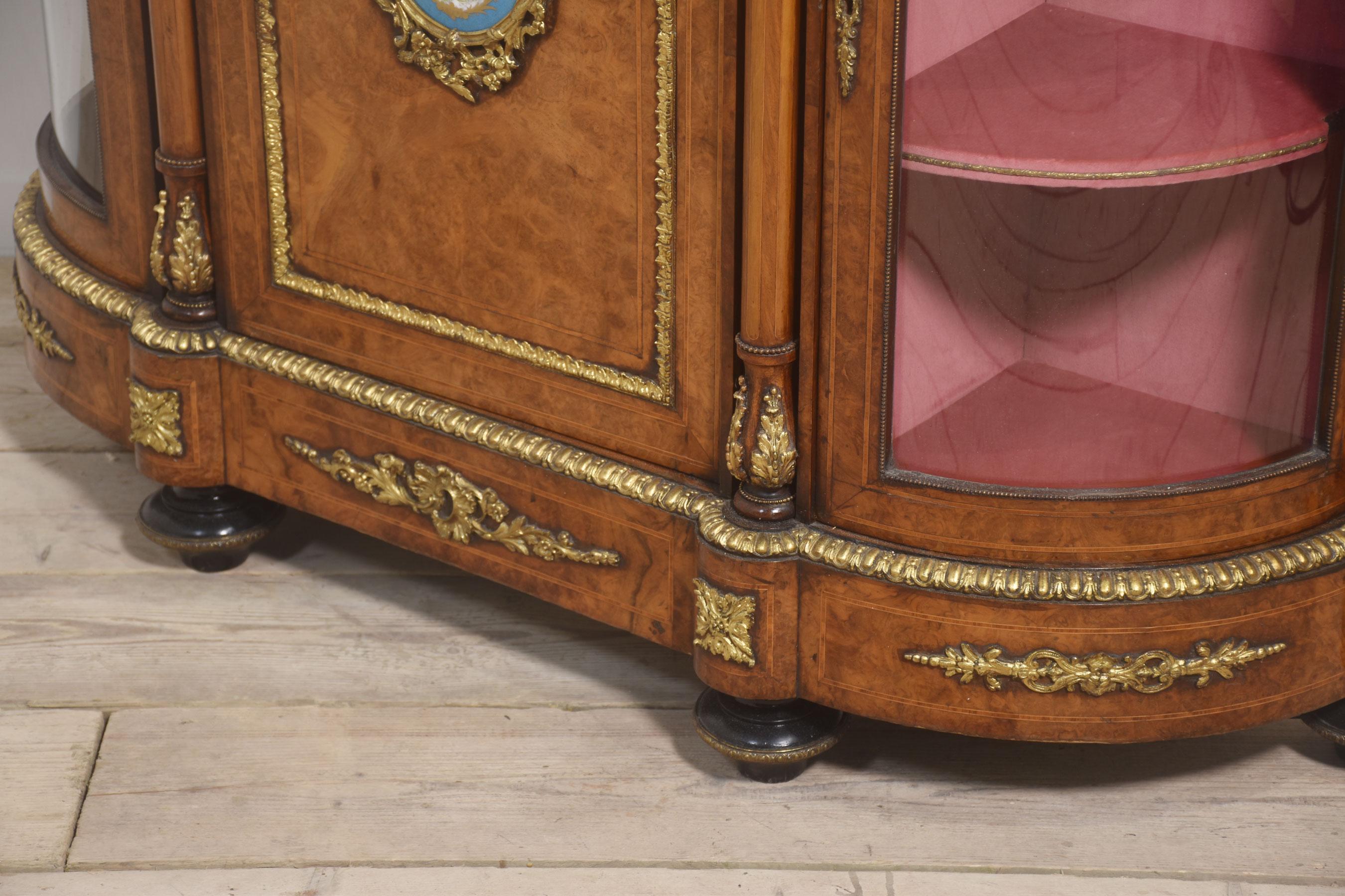Burr Walnut Credenza For Sale 7