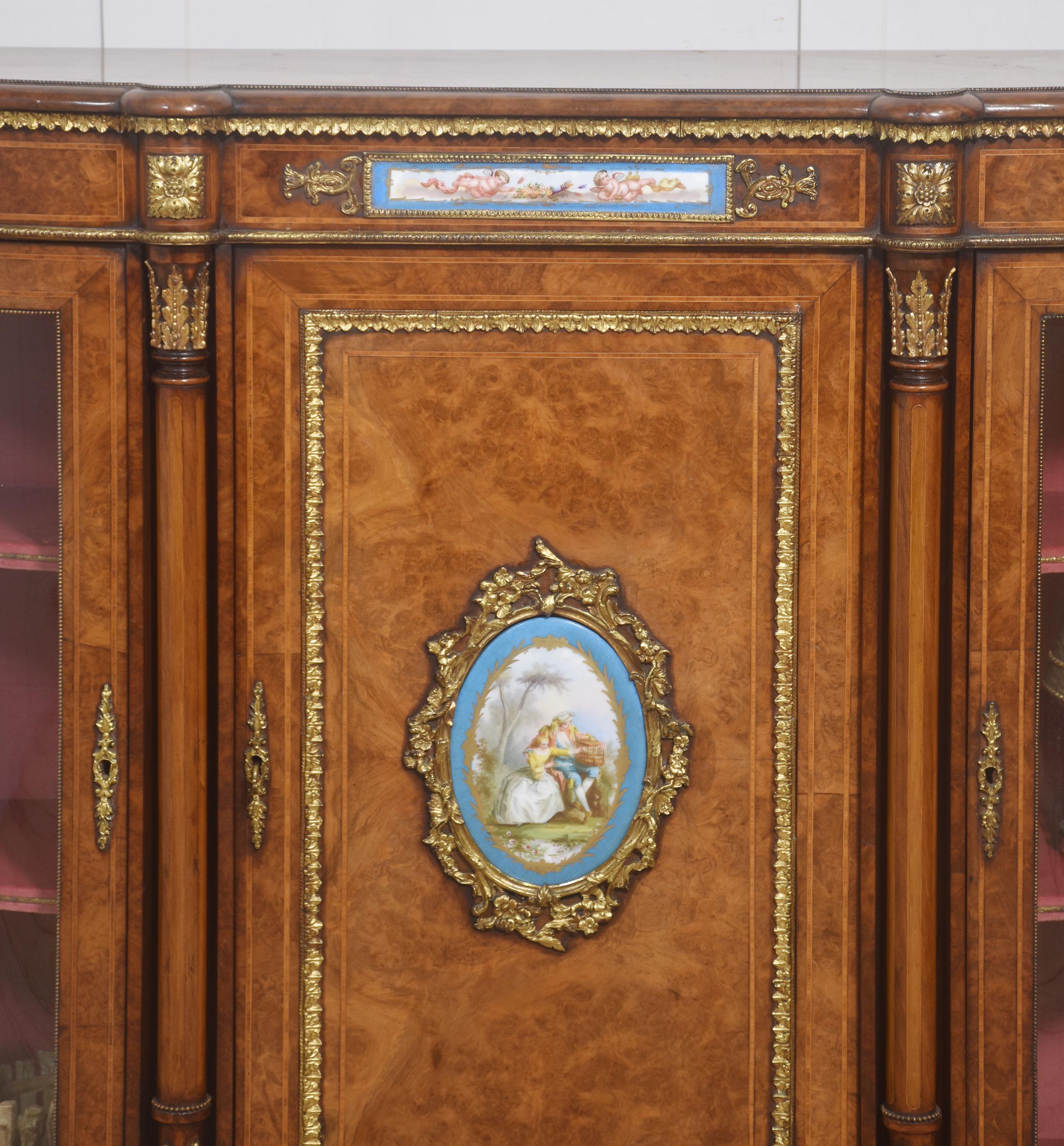 Burr Walnut Credenza For Sale 10