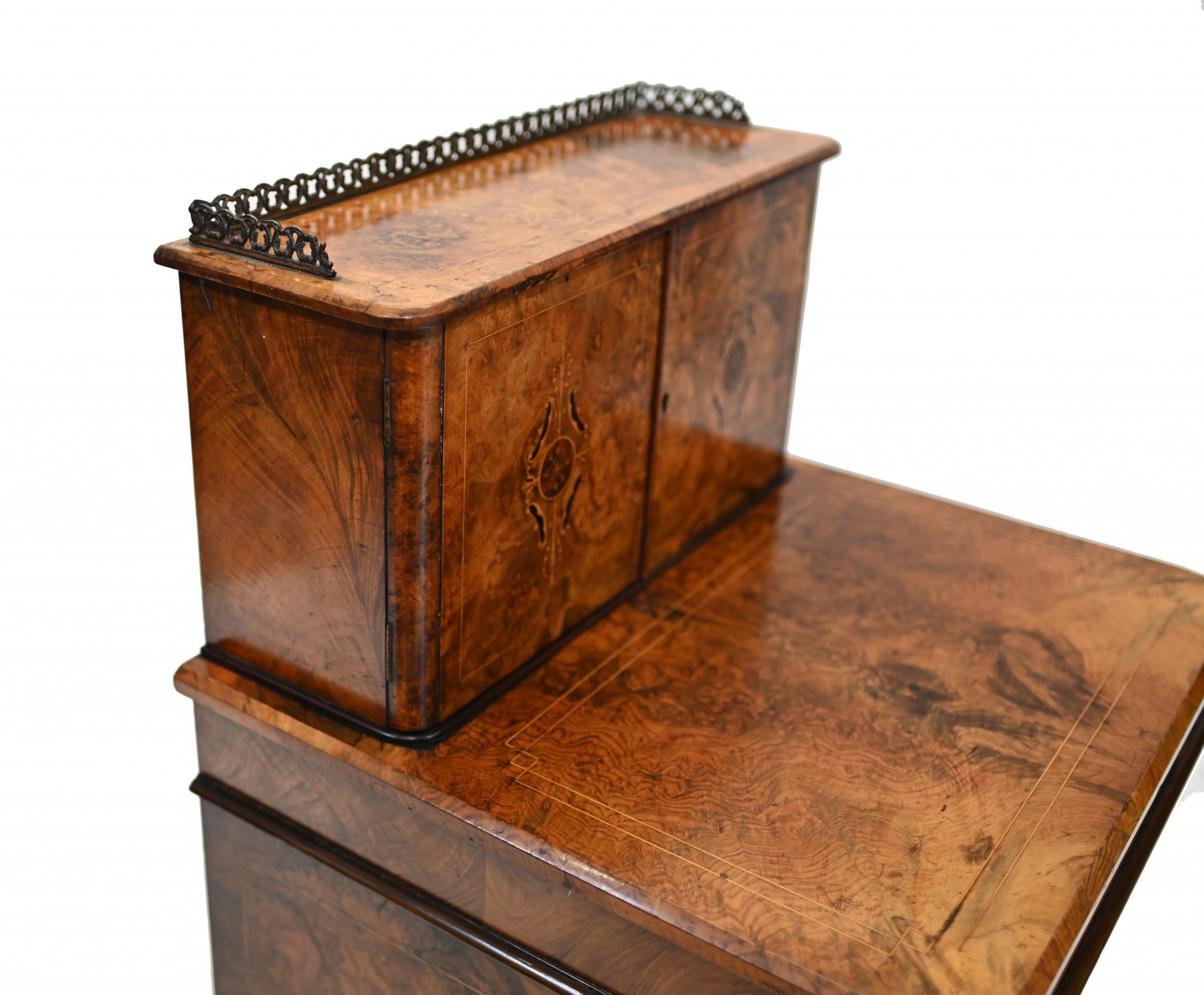 Gratnussbaum Davenport Schreibtisch Viktorianisch 1880 im Angebot 9