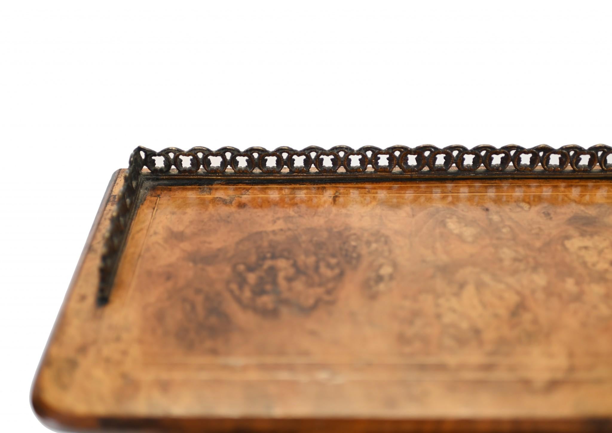 Gratnussbaum Davenport Schreibtisch Viktorianisch 1880 im Angebot 14