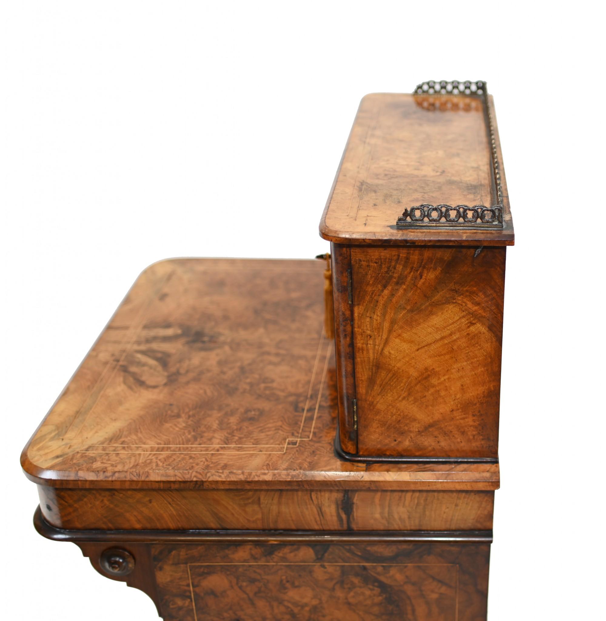 Gratnussbaum Davenport Schreibtisch Viktorianisch 1880 im Angebot 15