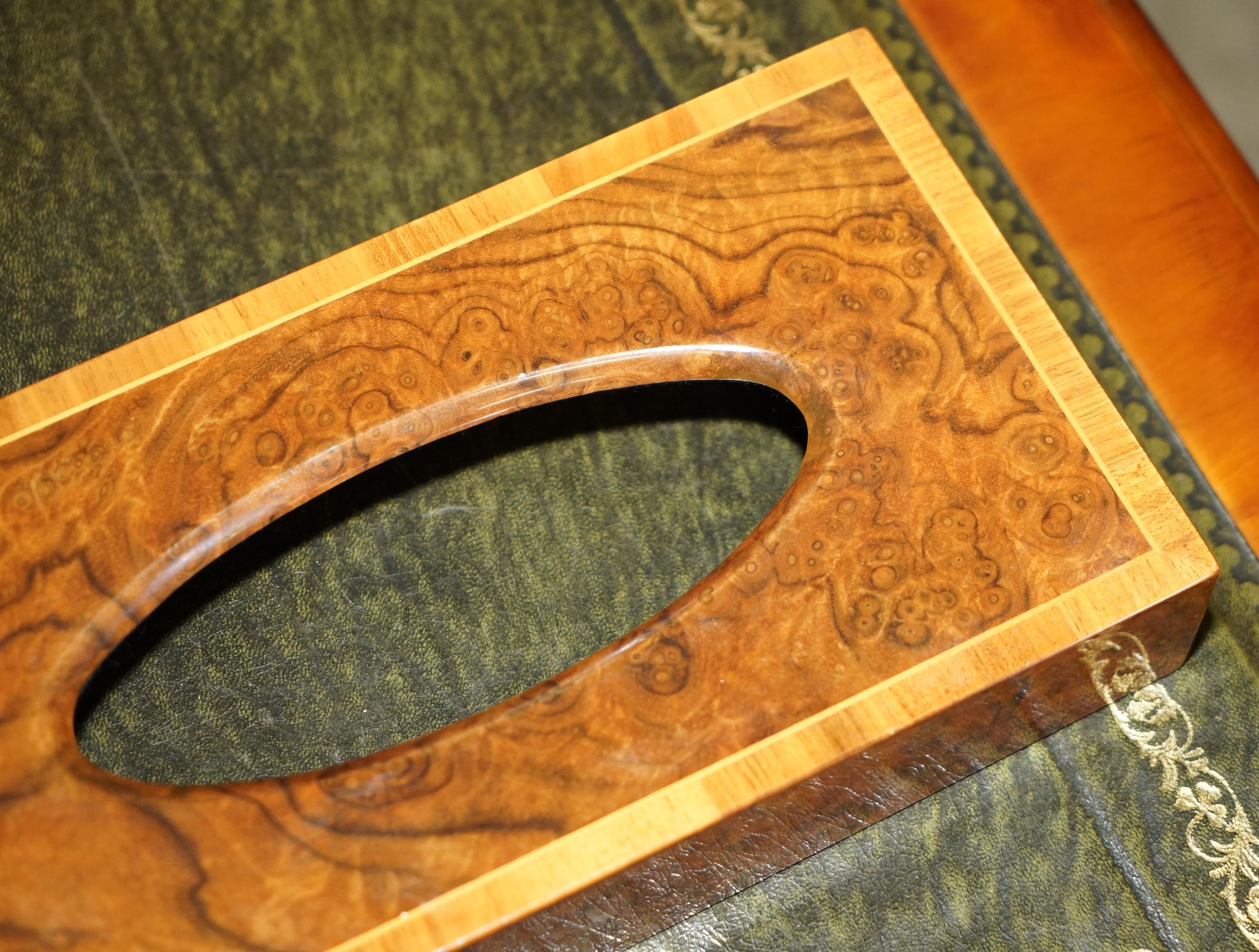 BURR WALNUT DAVID LiNLEY STYLE TISSUE BOX HOLDER WITH NICELY INLAY BORDER In Good Condition For Sale In West Sussex, Pulborough