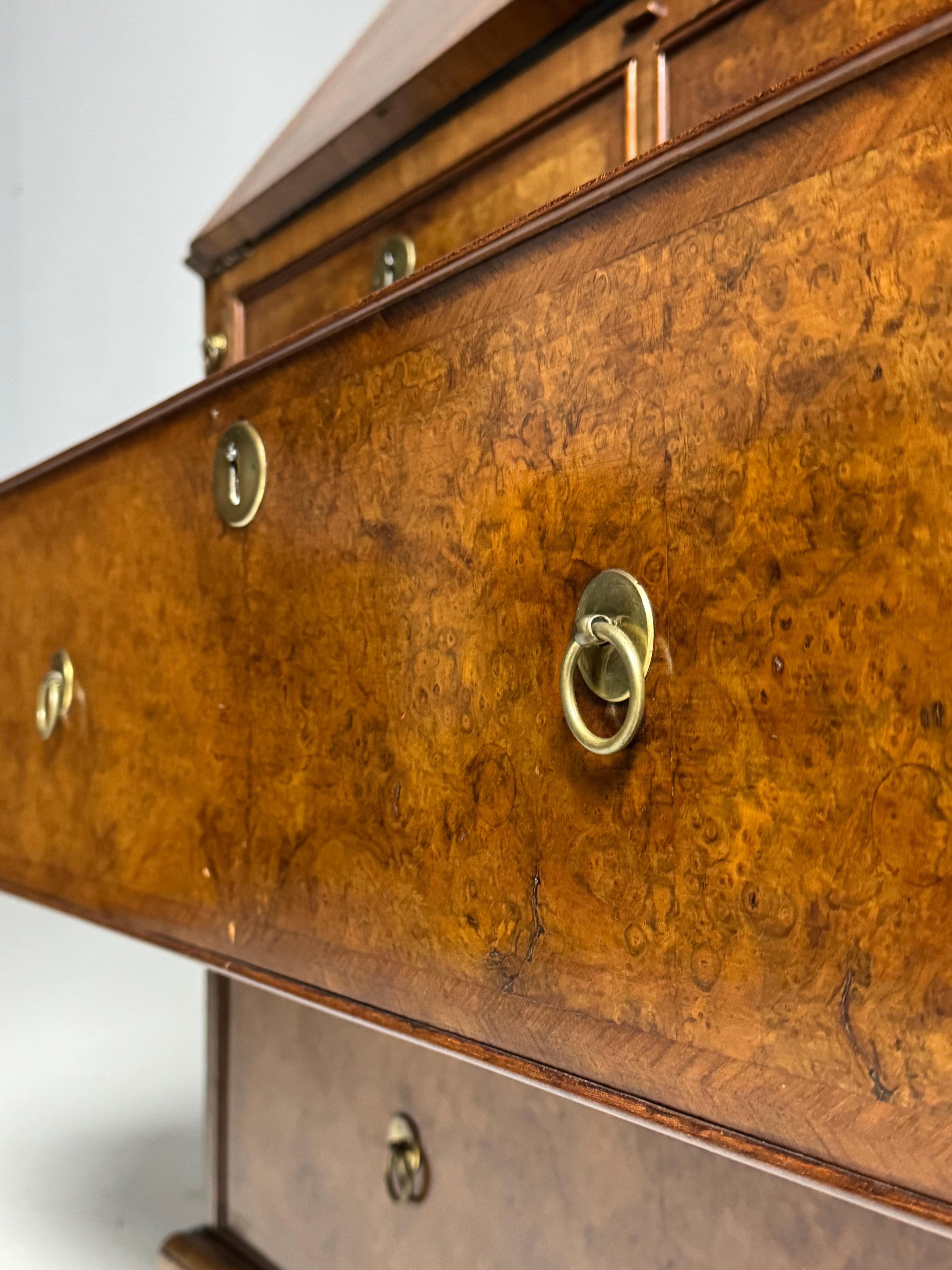 Libreria da tavolo in radica di noce, XIX secolo in vendita 5