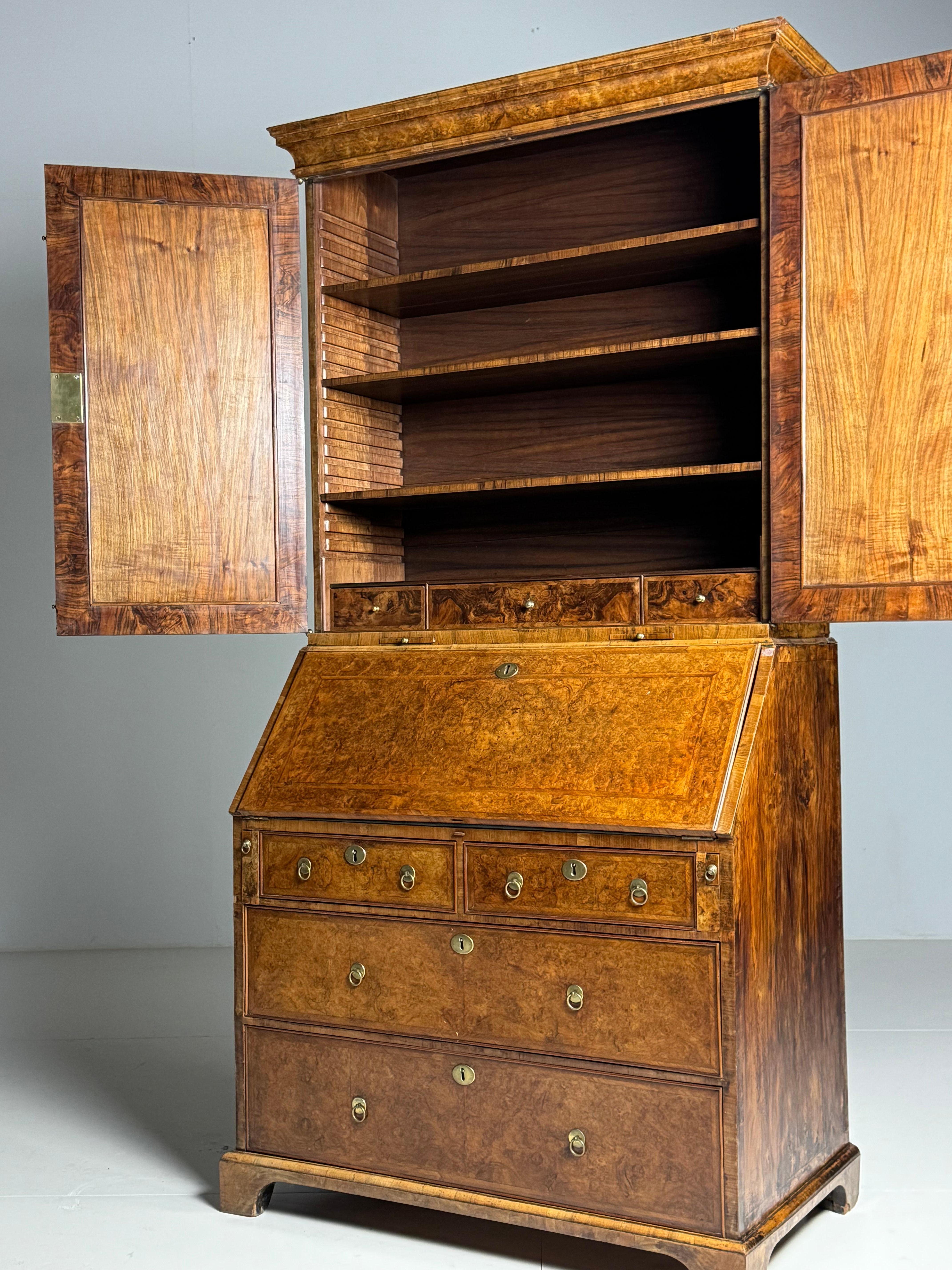 Libreria da tavolo in radica di noce, XIX secolo in vendita 6