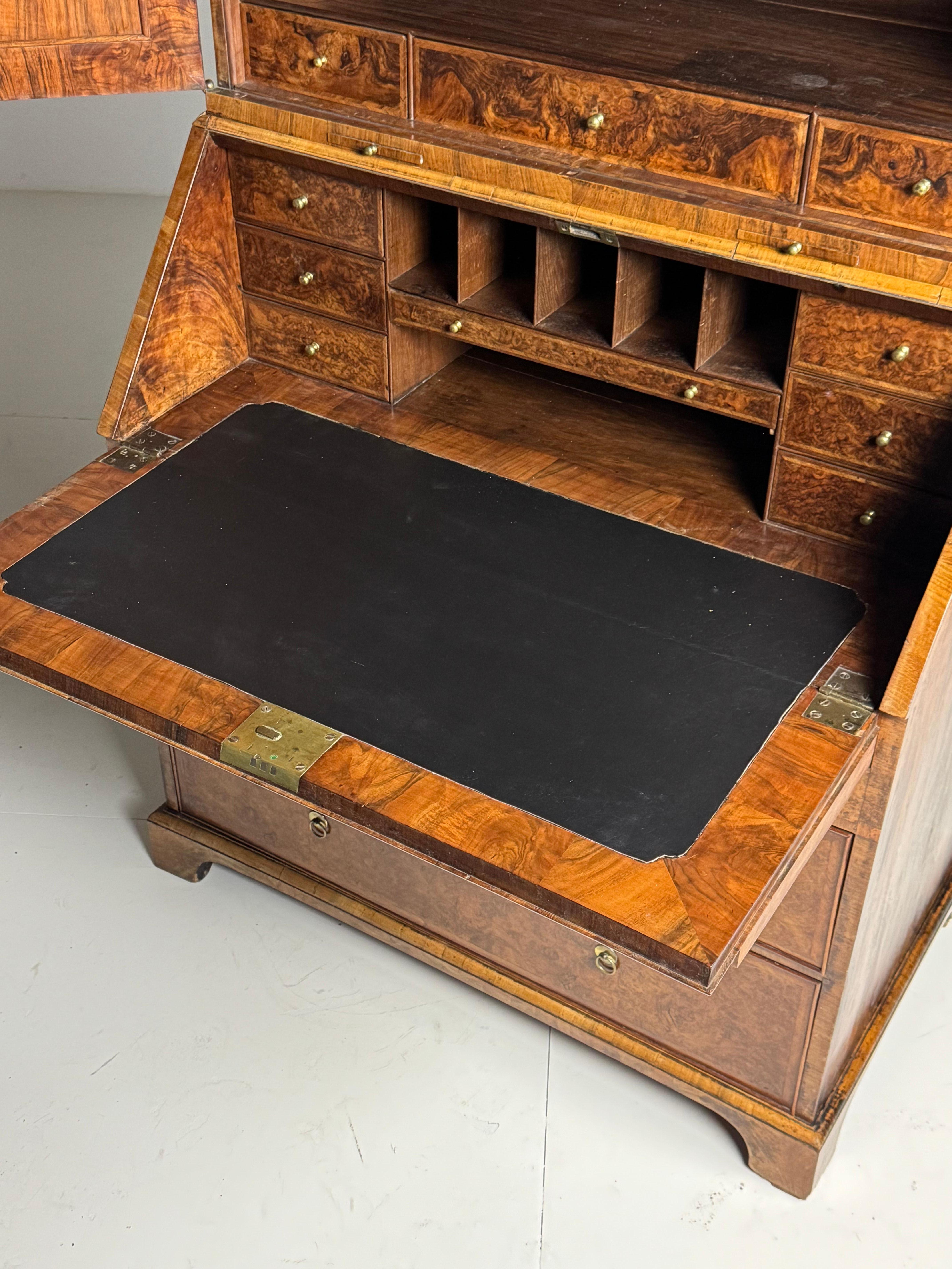 Libreria da tavolo in radica di noce, XIX secolo in vendita 9