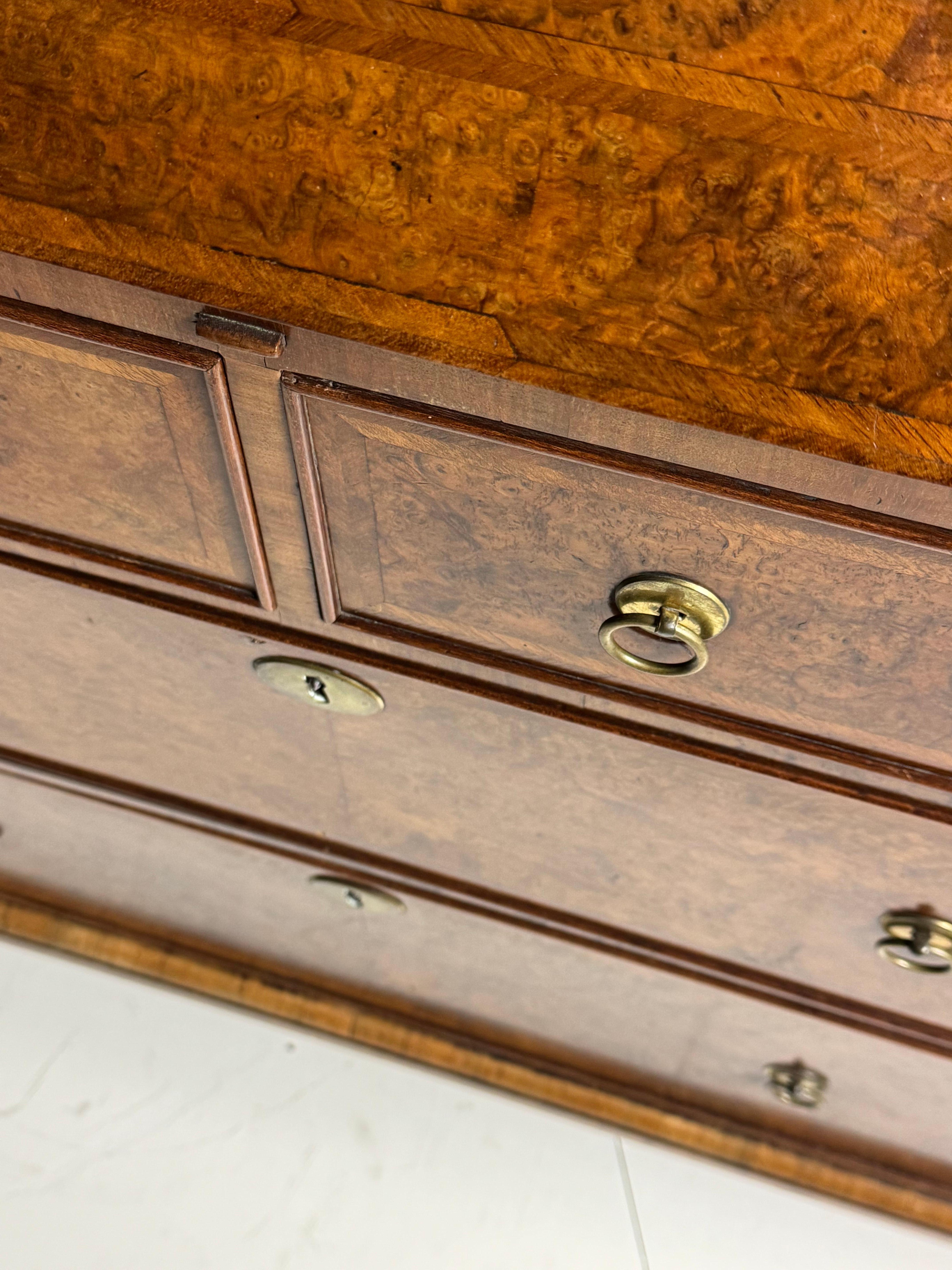 Libreria da tavolo in radica di noce, XIX secolo in vendita 11