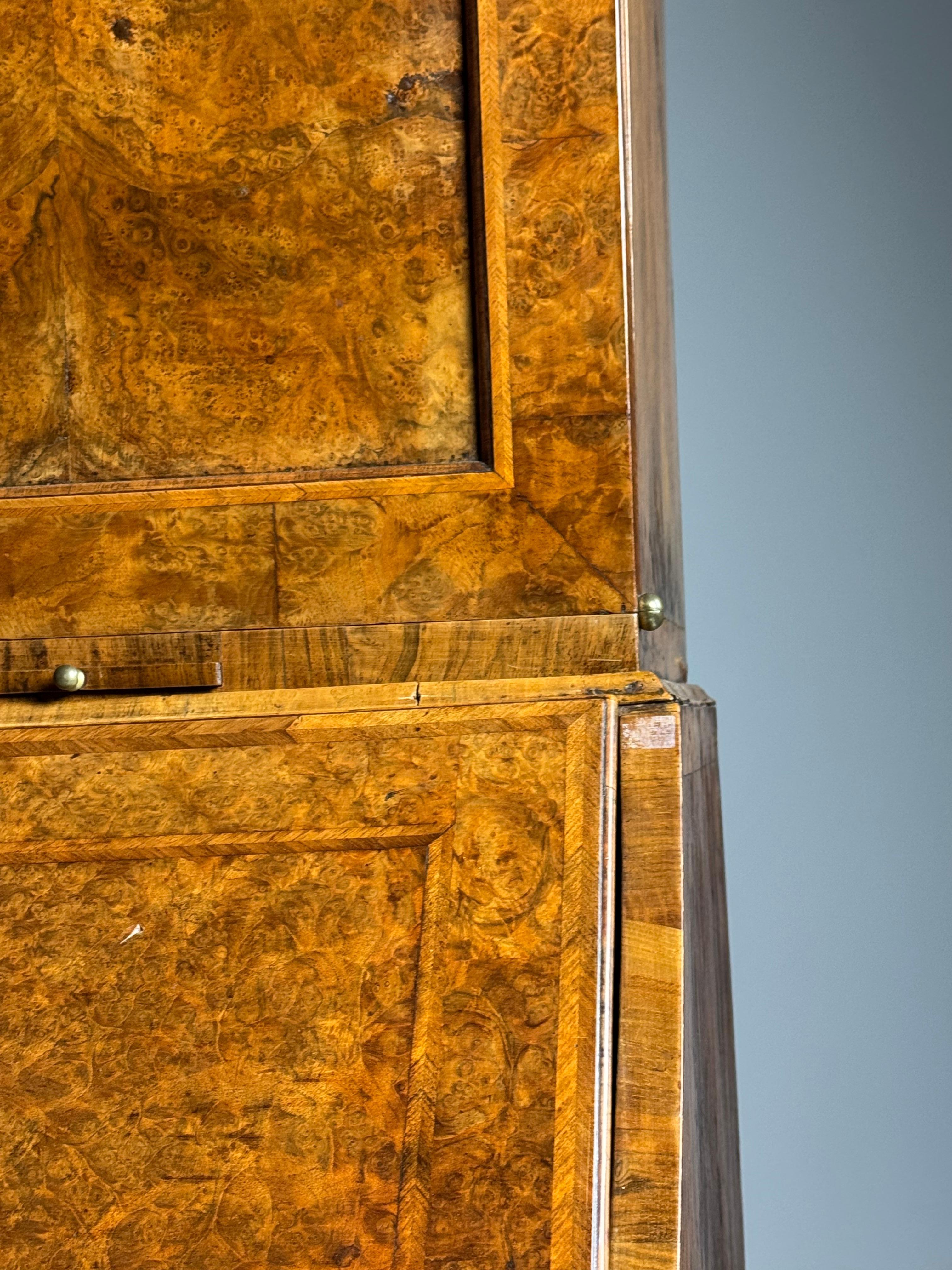 Libreria da tavolo in radica di noce, XIX secolo in vendita 4