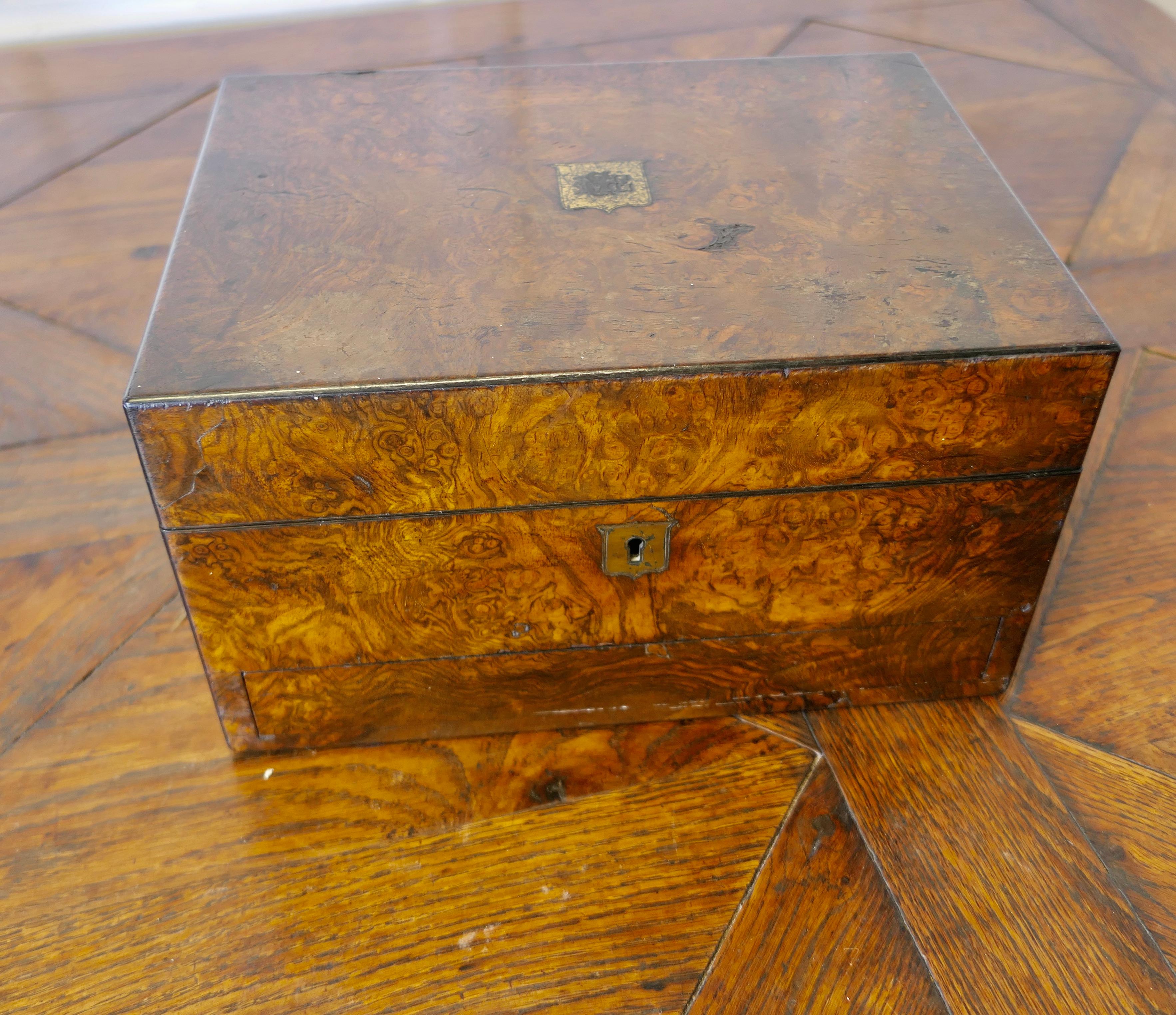 Caja joyero/estacionaria de nogal con otras 2 cajas de nogal en venta 10