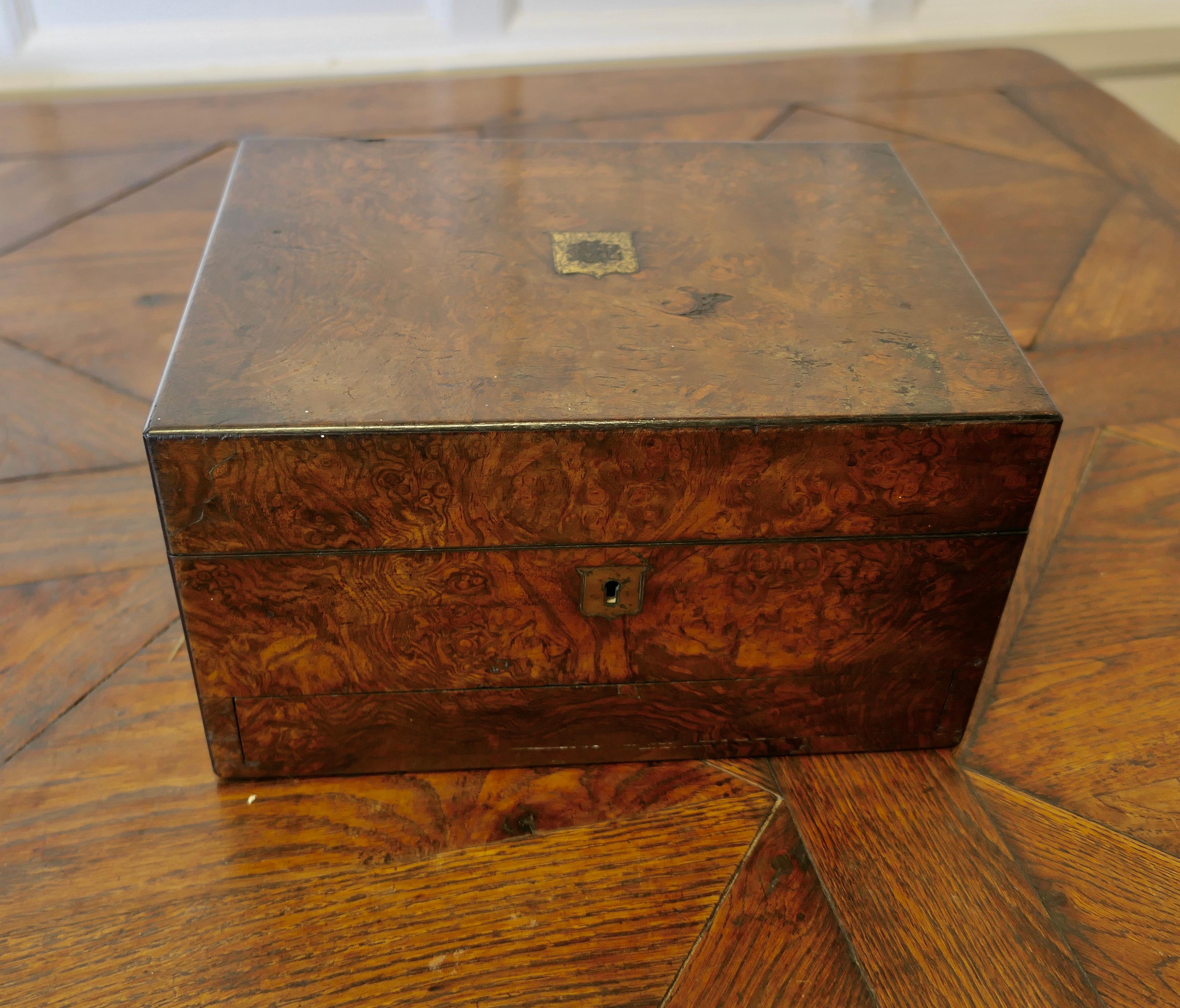 Caja joyero/estacionaria de nogal con otras 2 cajas de nogal en venta 11