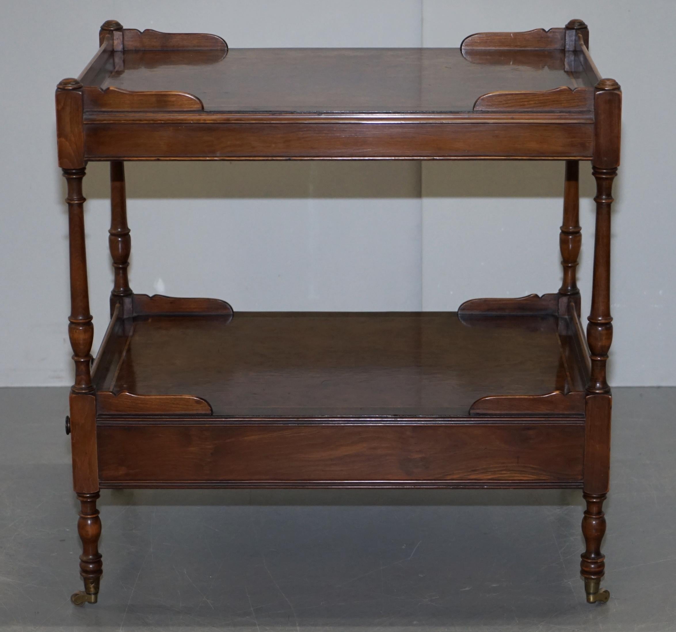 Burr Walnut Large Side or Occasional Lamp End Wine Table Butlers Serving Tray For Sale 4