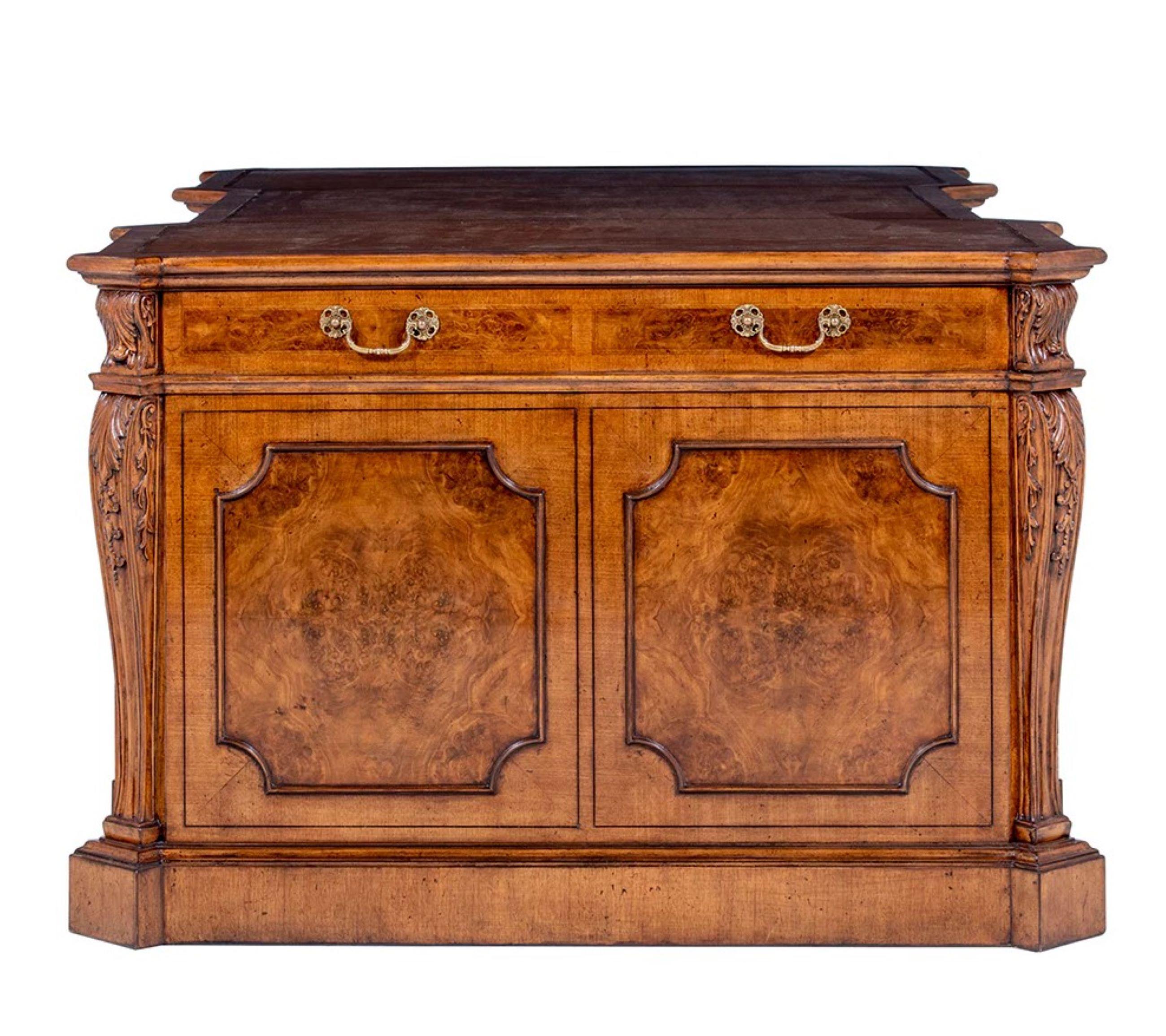 XXIe siècle et contemporain Partenaires Ronce de noyer The Pedestal Desk en vente