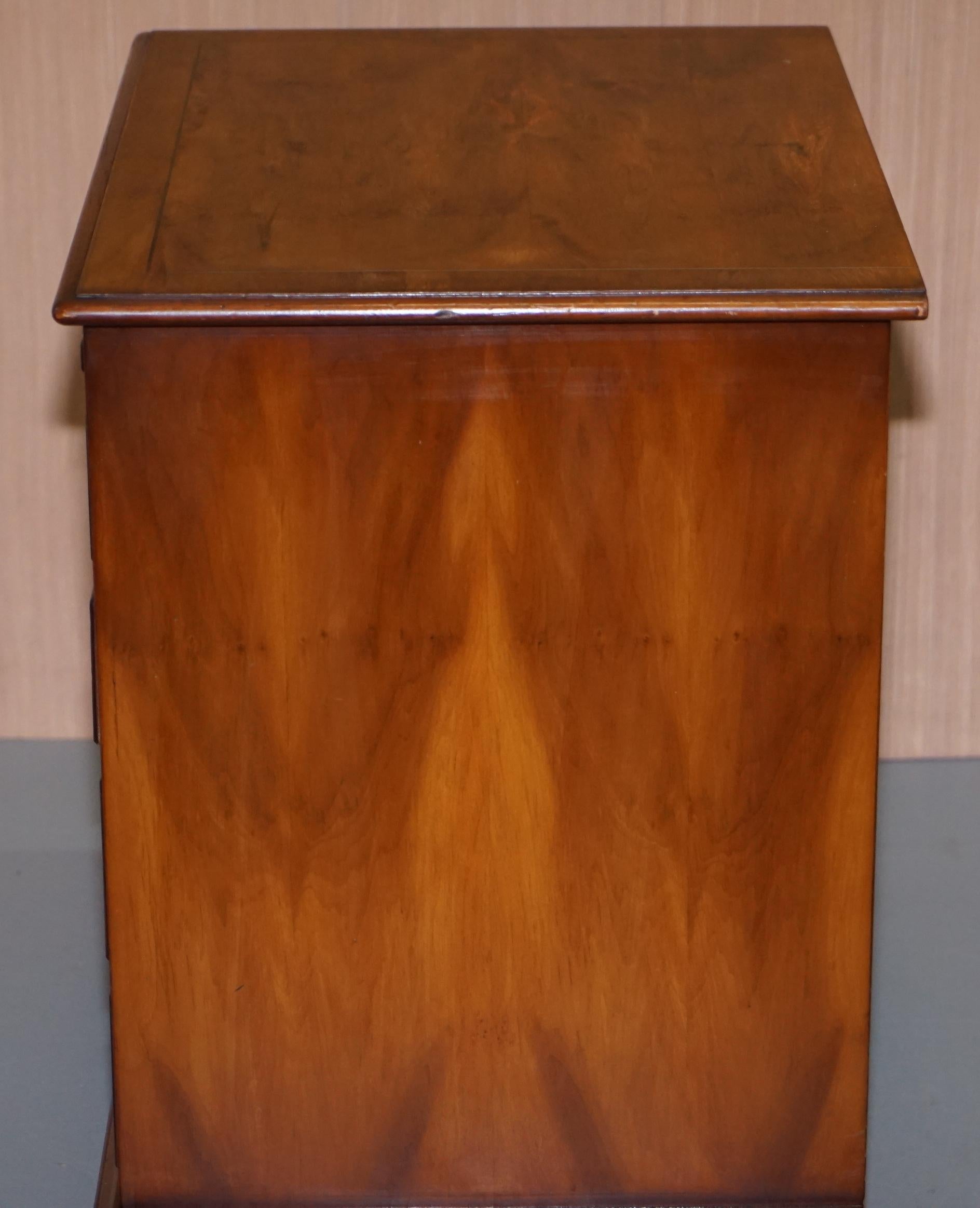 Burr Yew Wood Chest of Drawers Butlers Leather Serving Tray Large Side Table For Sale 4