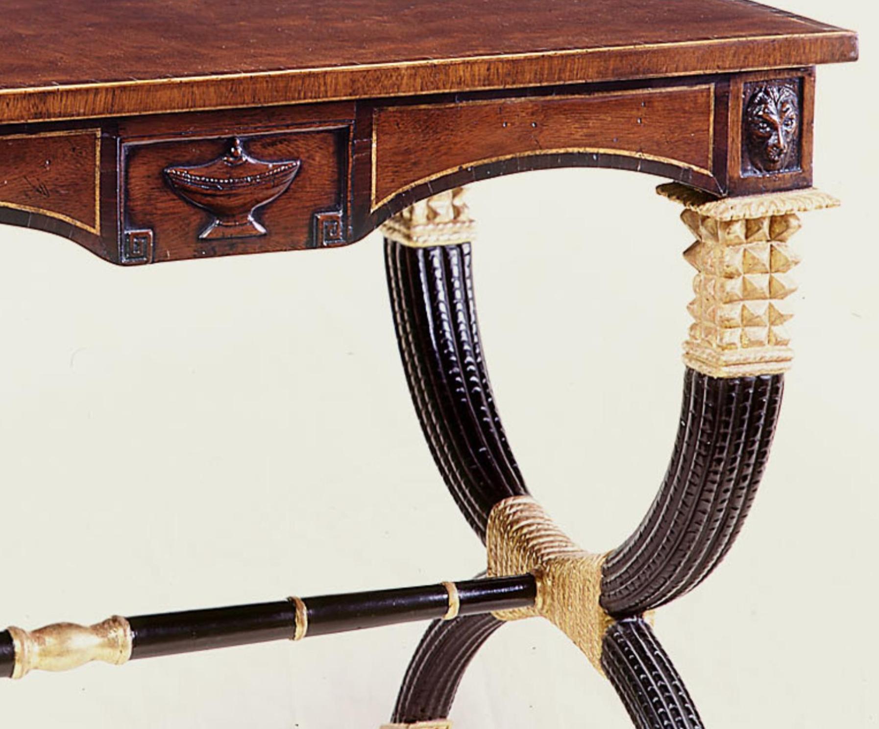 Début du 19ème siècle, style Regency English Empire Table de canapé ou de console