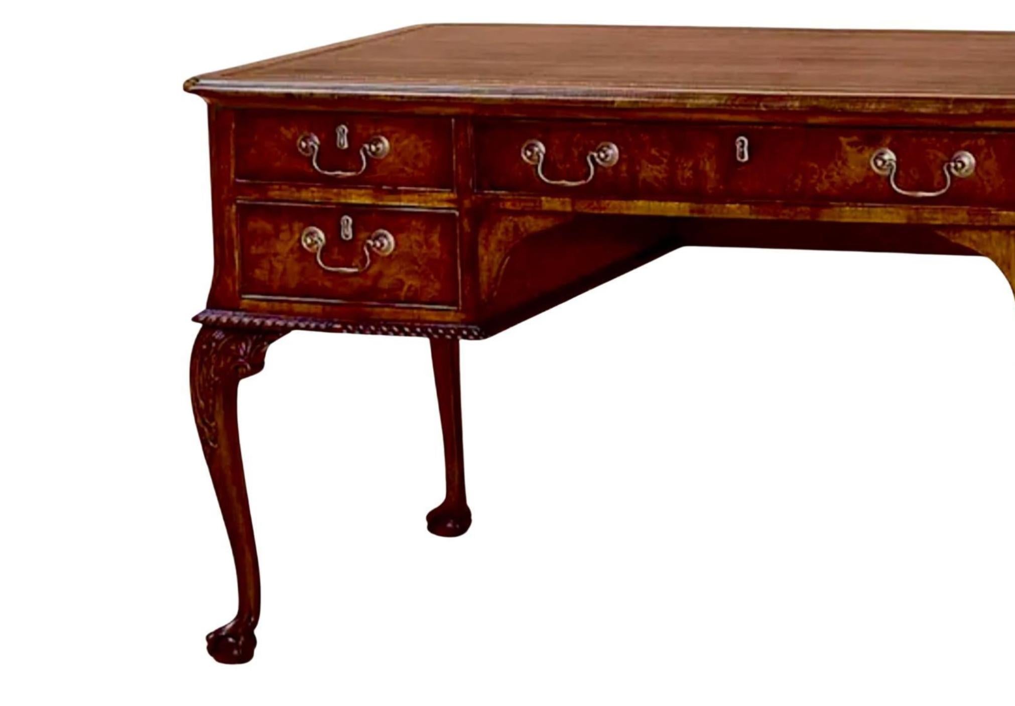 Americano Scrittoio in noce Burton-Ching in stile George III in vendita
