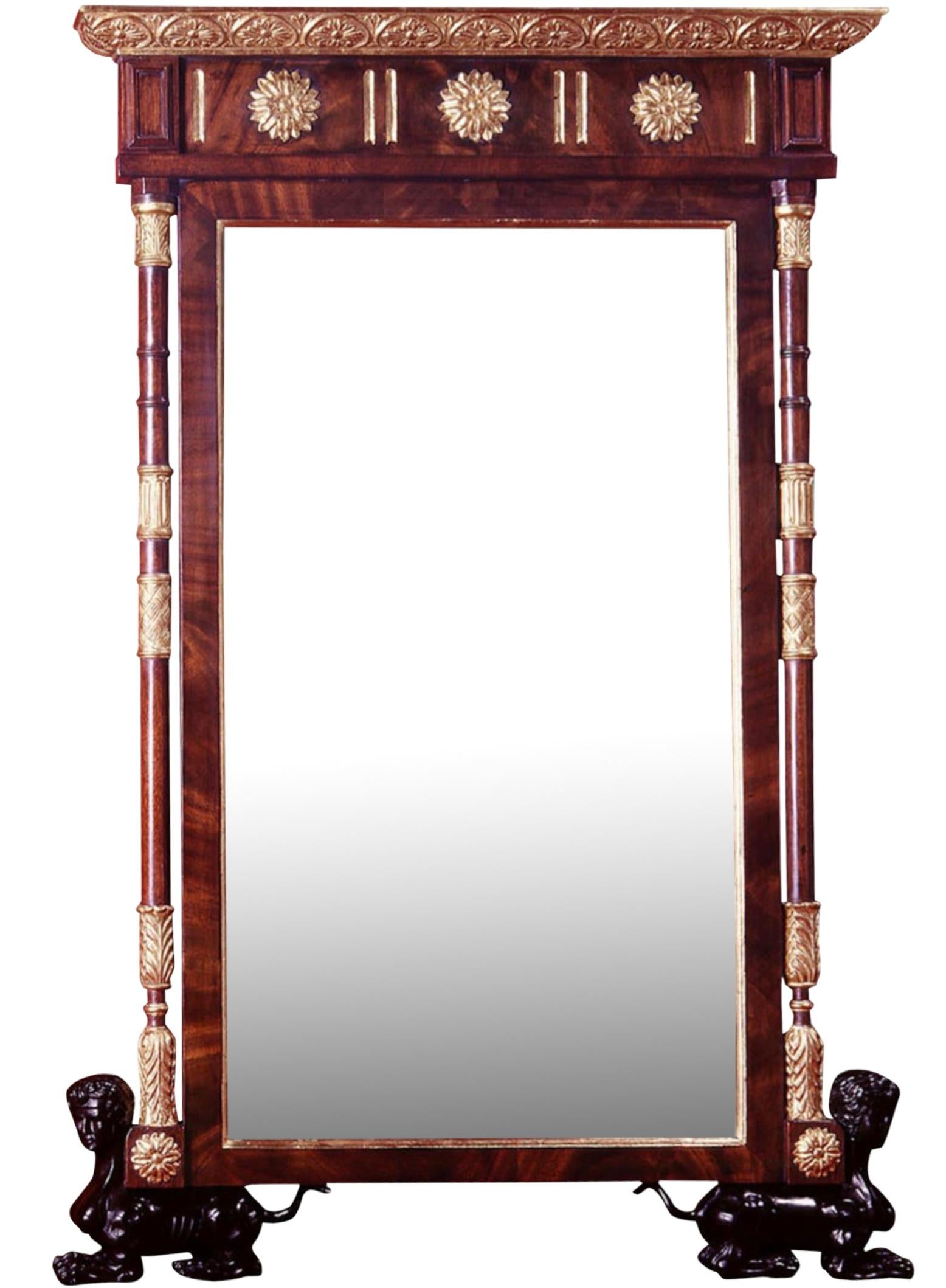Neoclassico Specchio in stile neoclassico italiano in noce e legno d'orato di Burton-Ching - Piedmon in vendita