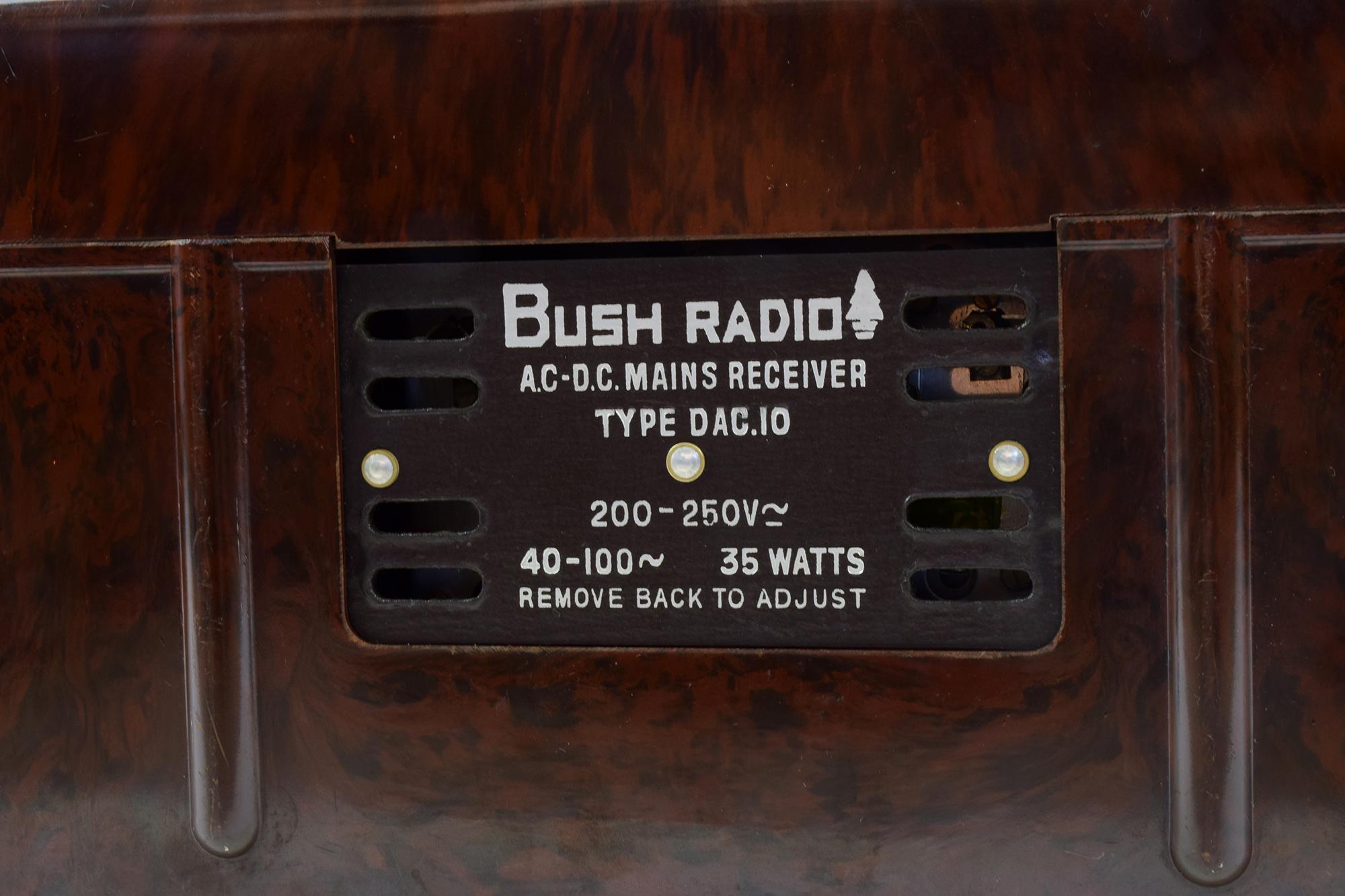 Bush DAC10 Valve/Tube Radio, 1950s Bakelite Art Deco Styling, in Working Order 2