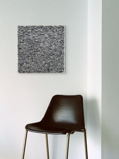 Jolt, scultura da parete geometrica astratta in bianco e nero con texture, 24x24x3 in