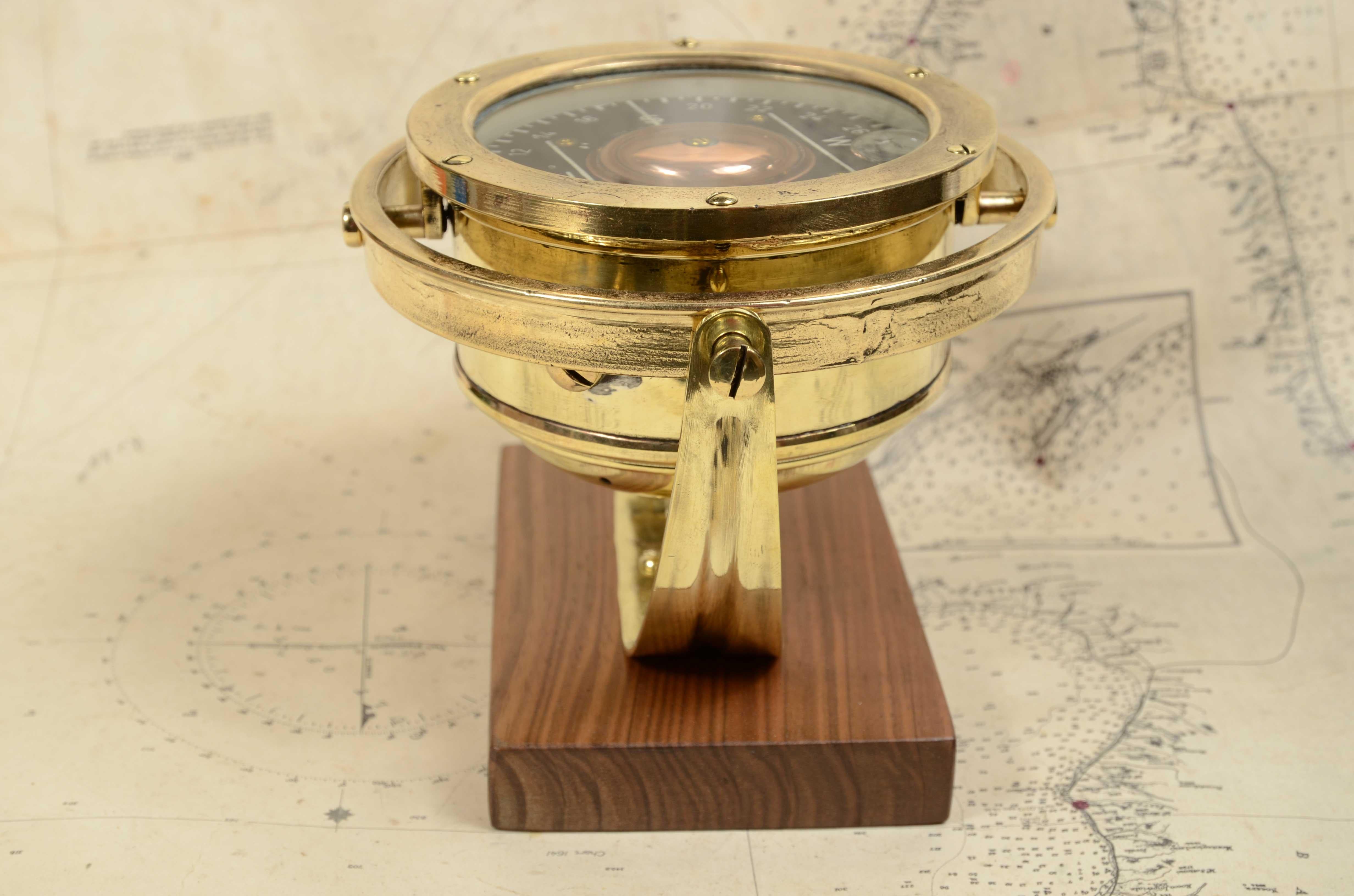 Brass Aeronautical compass signed by Henry Browne & Son  Sestrel of the 1930s C8928 For Sale