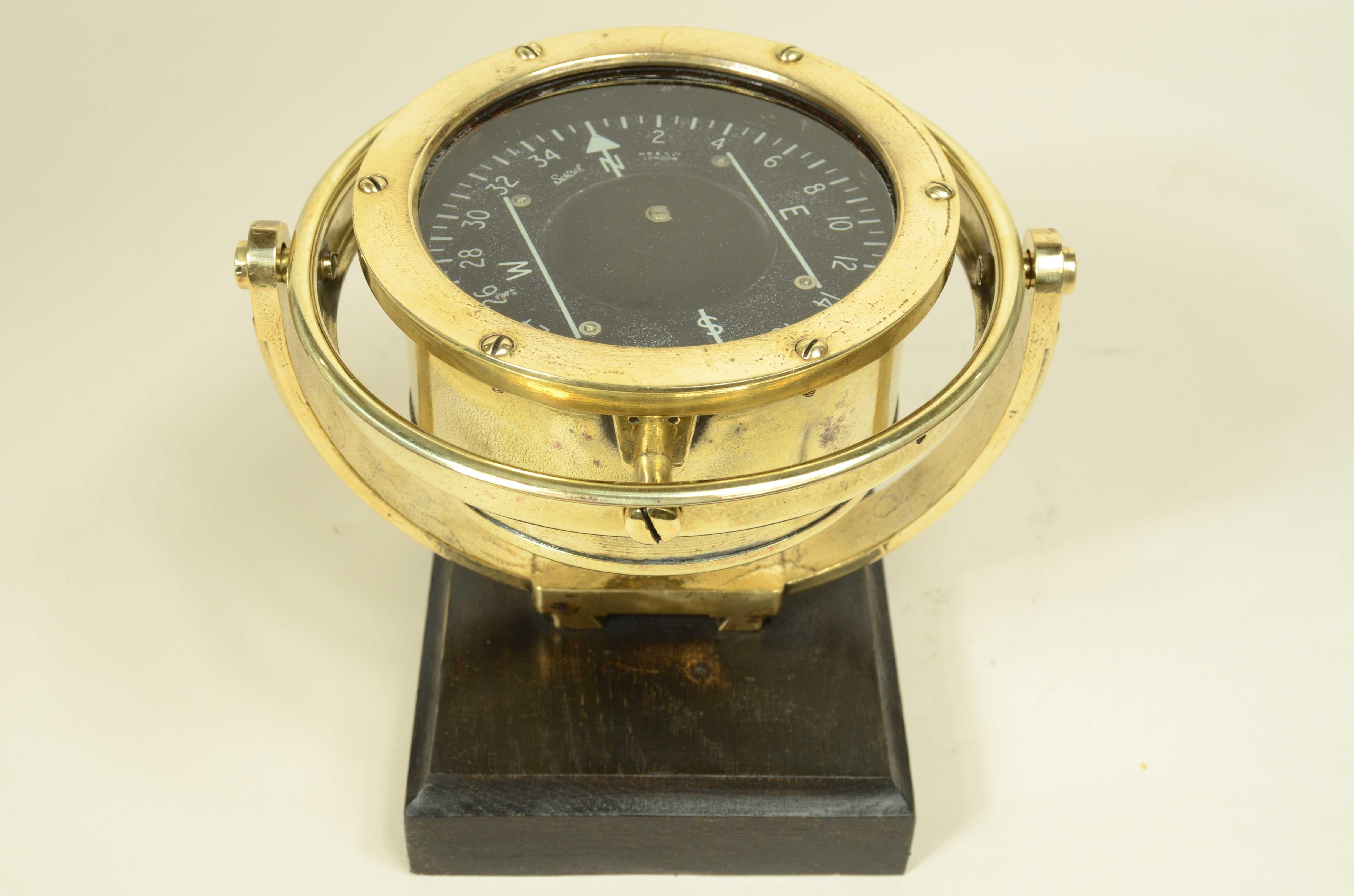 Mid-20th Century Bussola aeronautica firmata Sestrel  H B & S London made in England anni trenta in vendita