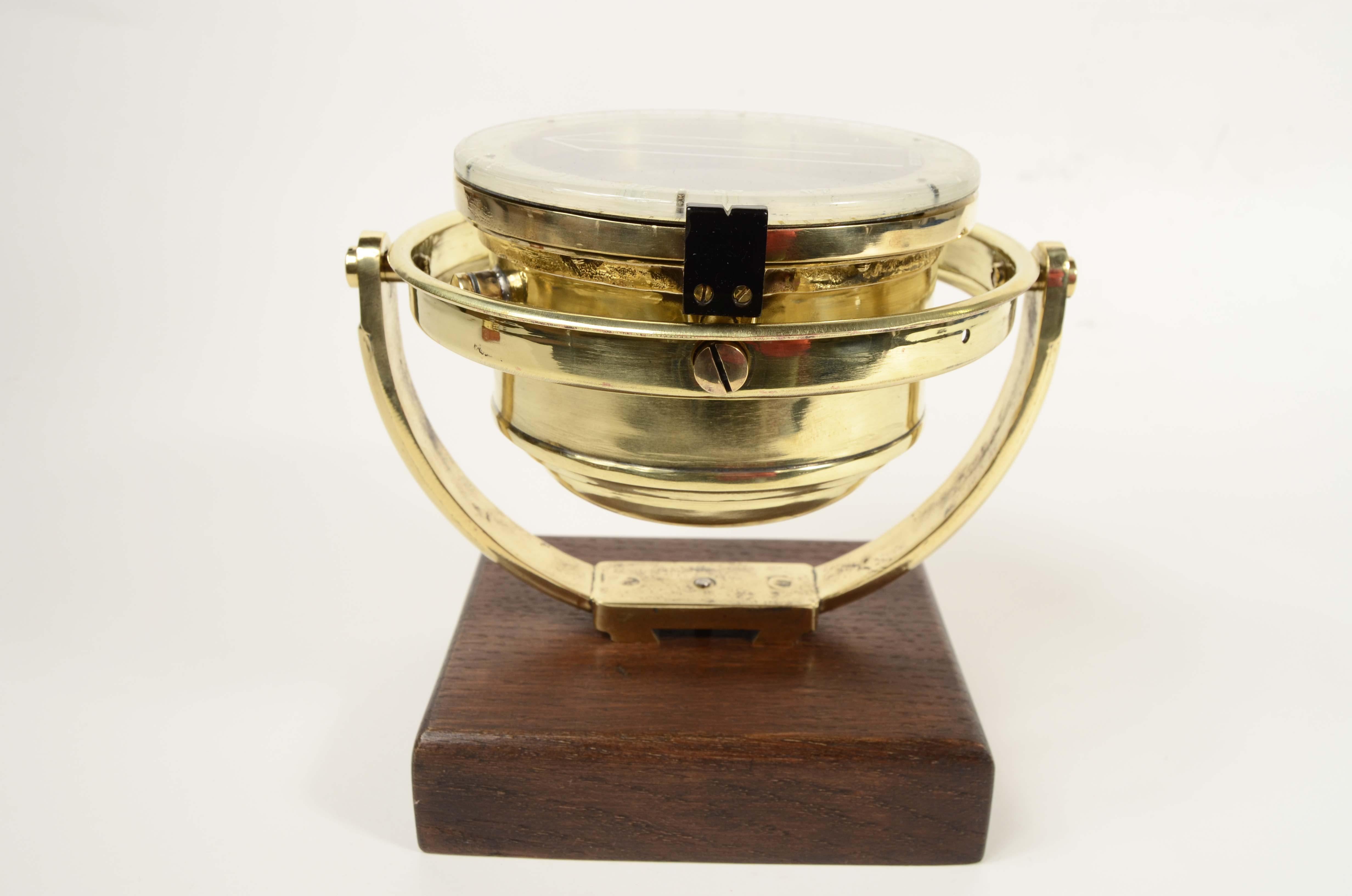 Mid-20th Century Compas aéronautique de Sestrel  H B & S London fabriqué en Angleterre dans les années 1930 en vente