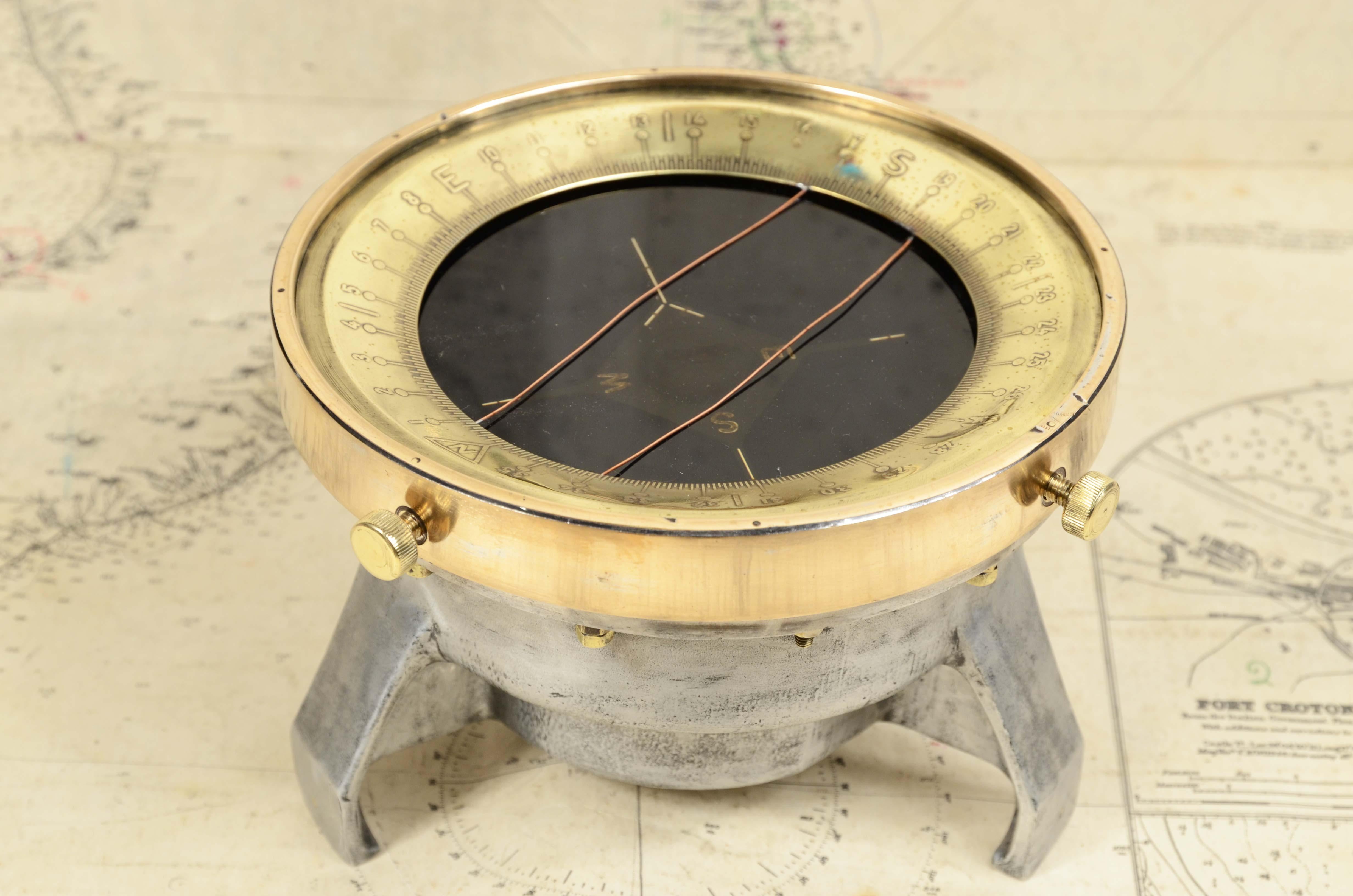 Brass and aluminum aviation compass complete with azimuth circle 1940 U.S.A For Sale 4
