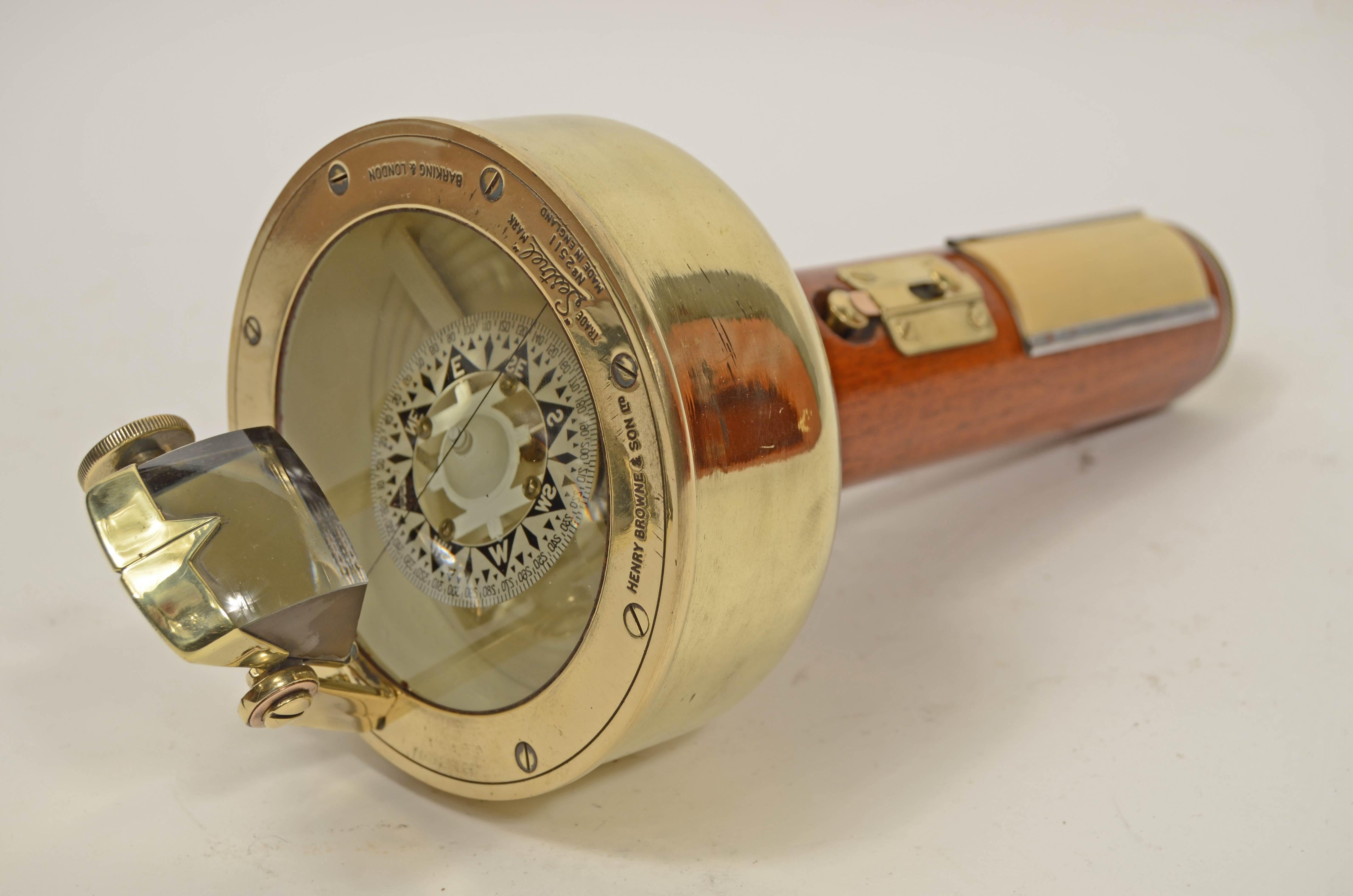 Bussola da rilevamento magnetico a mano firmata Henry Browne & Son Ltd  Sestrel in vendita 10