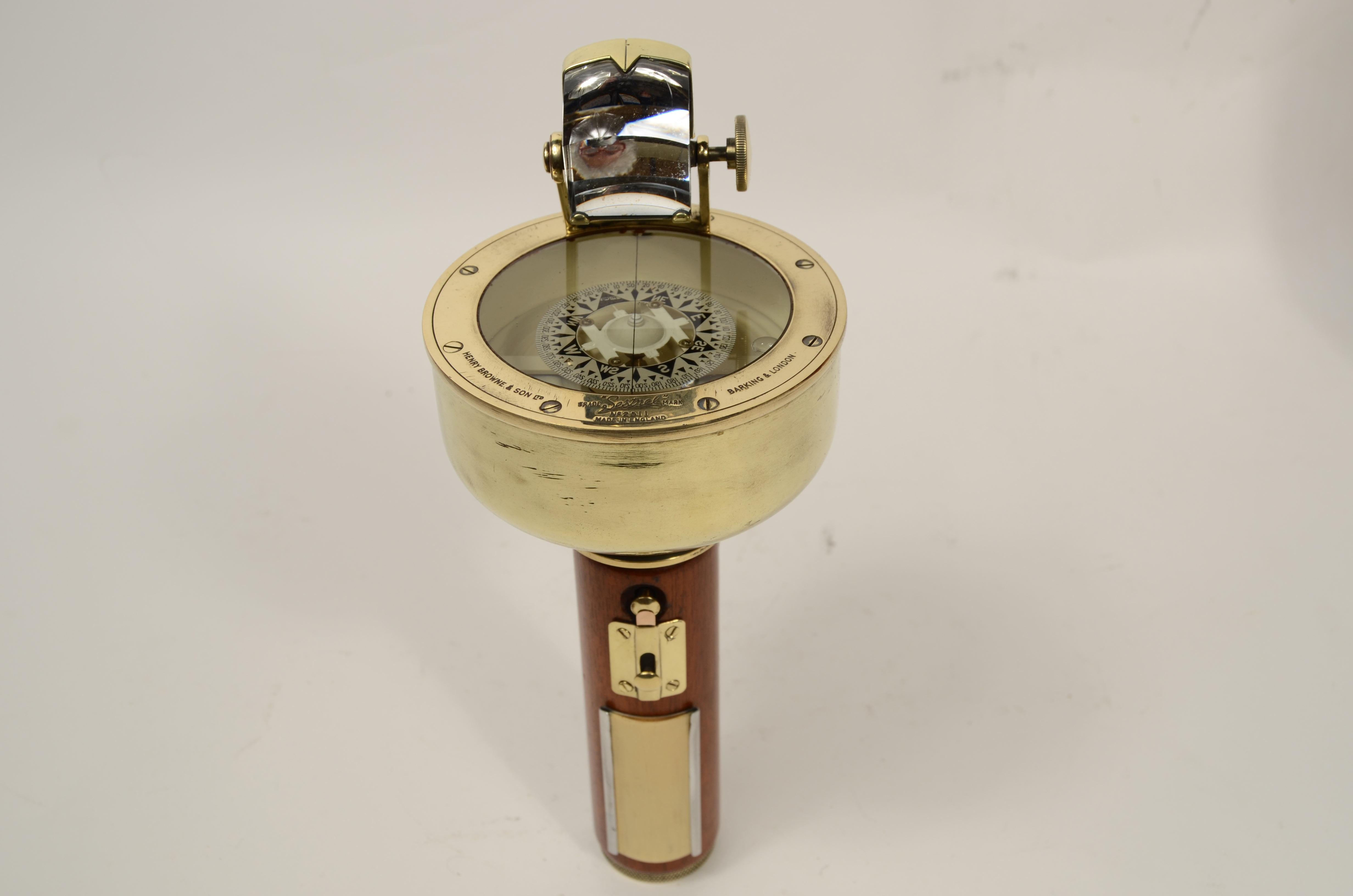 Bussola da rilevamento magnetico a mano firmata Henry Browne & Son Ltd  Sestrel In condizioni buone in vendita a Milan, IT