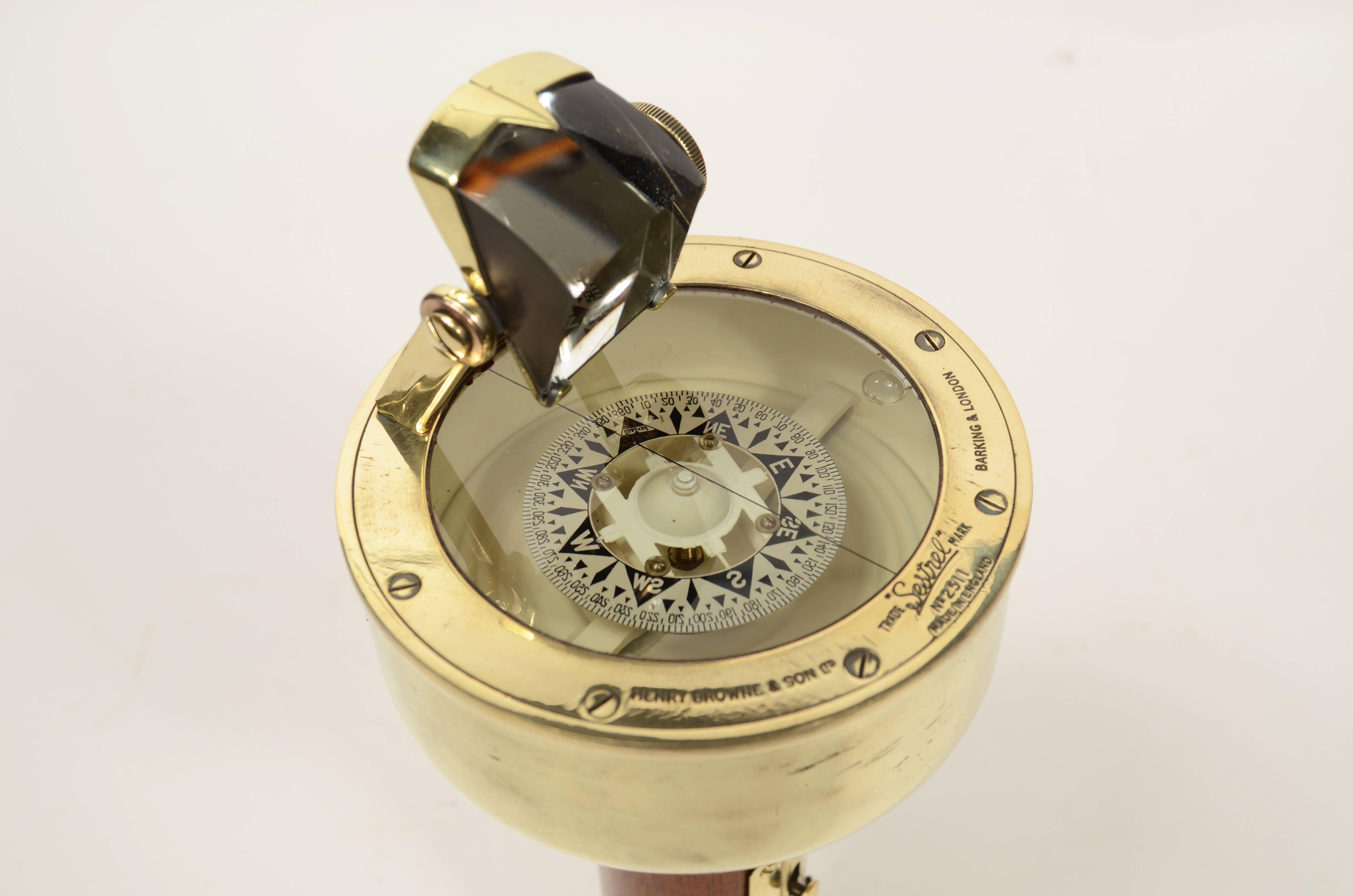 Bussola da rilevamento magnetico a mano firmata Henry Browne & Son Ltd  Sestrel in vendita 4