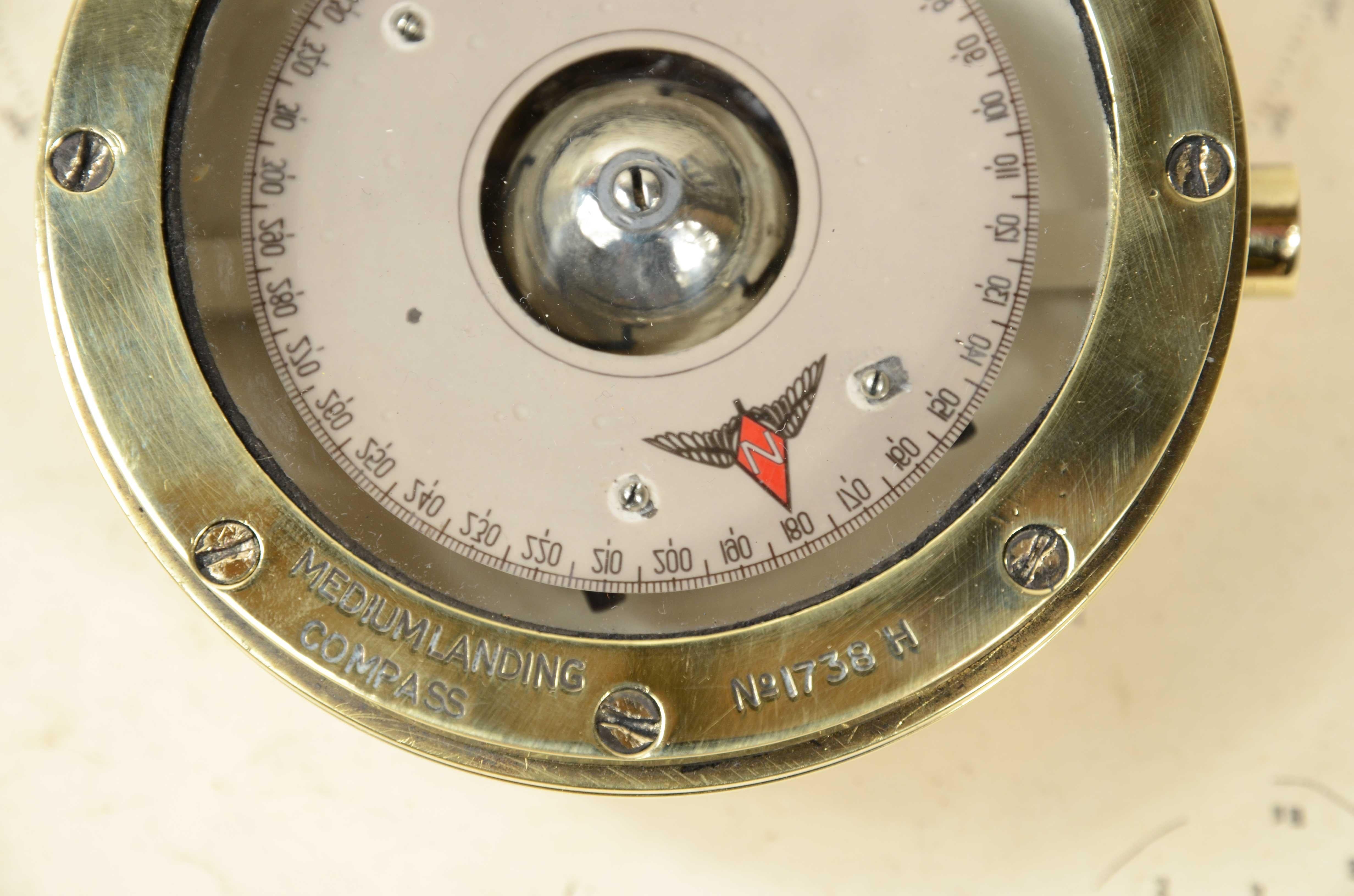 Bussola da rilevamento magnetico Medium Landing Compass N 1738 Inghilterra 1940er Jahre im Zustand „Gut“ im Angebot in Milan, IT