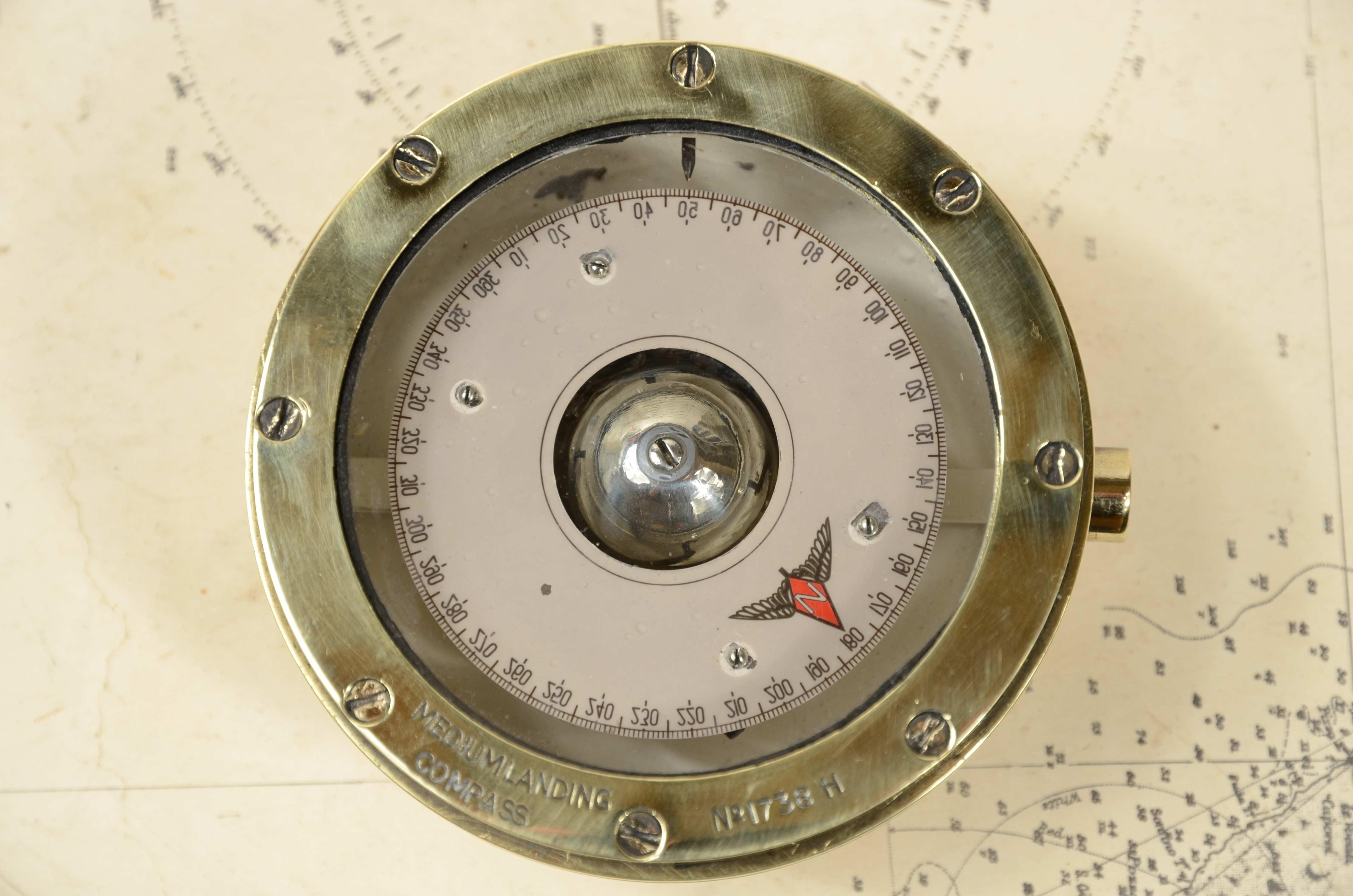 Bussola da rilevamento magnetico Medium Landing Compass N 1738 Inghilterra 1940er Jahre (Messing) im Angebot