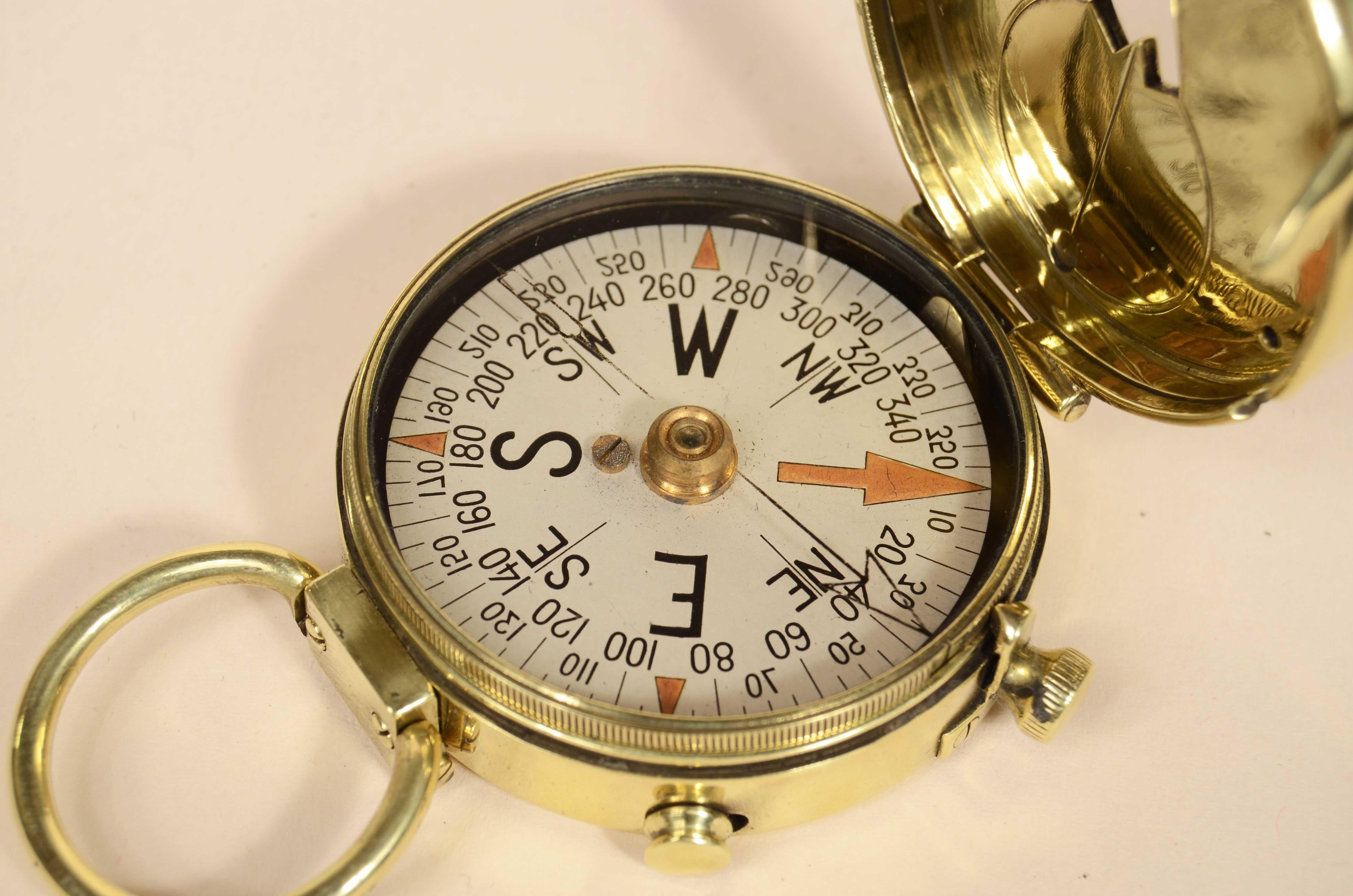 Early 20th Century Boussole magnétique Gruchon & Emons Paris 1918 pour U.S  Corps du génie en vente