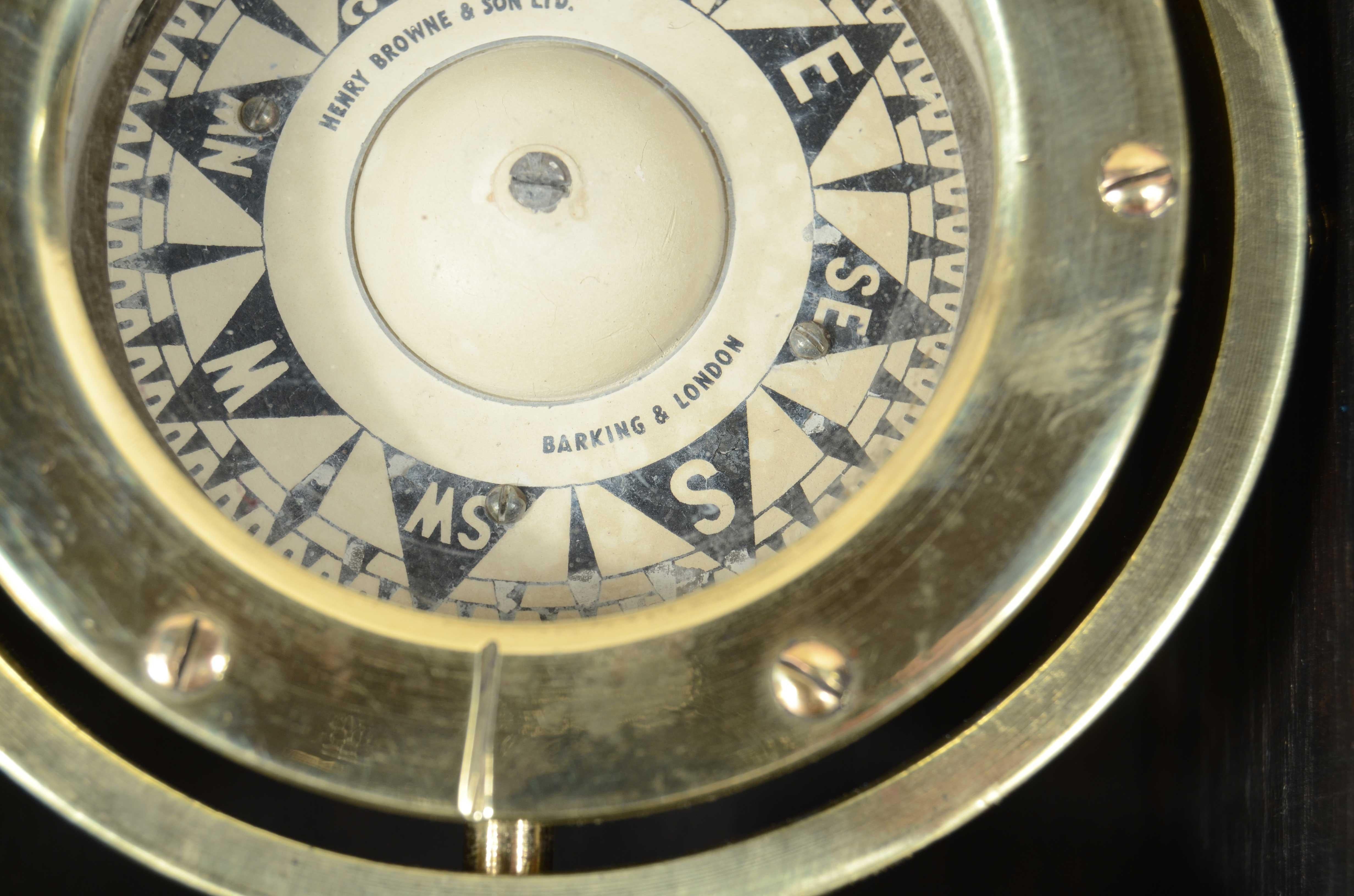 Nautical magnetic compass, signed Henry Browne & Son Ltd Barking & London 1880 For Sale 2