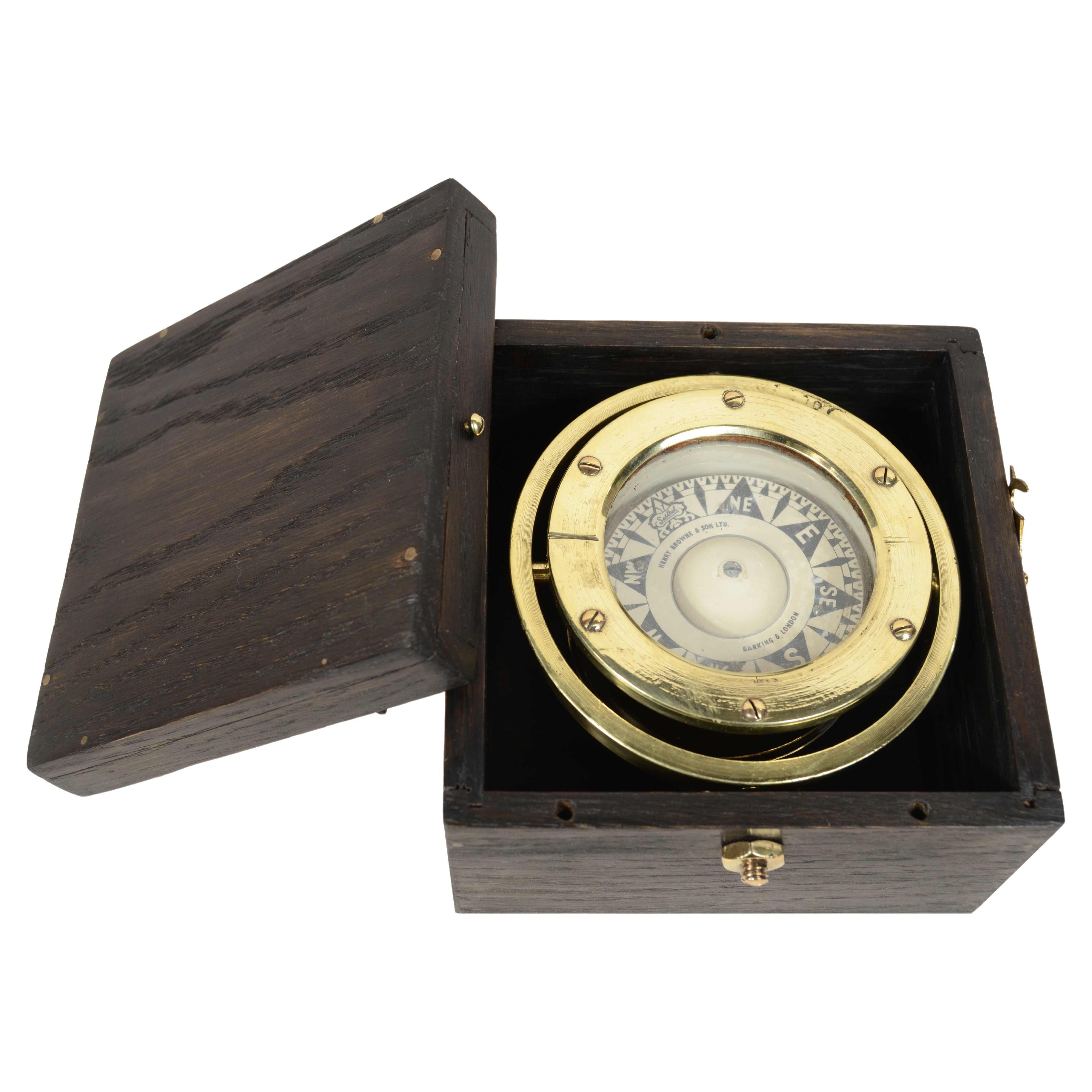 Nautical magnetic compass, signed Henry Browne & Son Ltd Barking & London 1880 For Sale