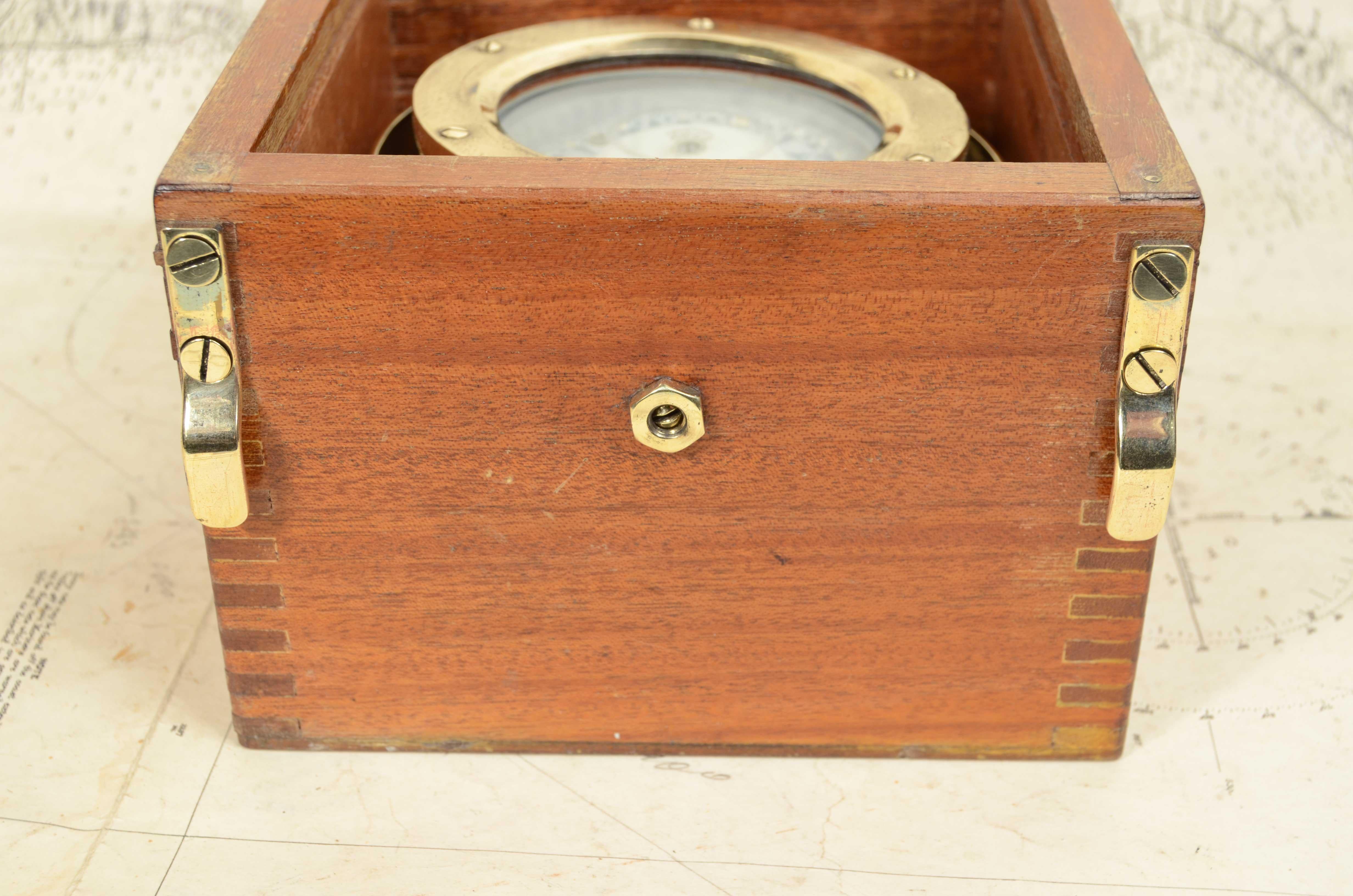 Brass nautical magnetic compass, signed Sestrel London circa 1870 For Sale 10