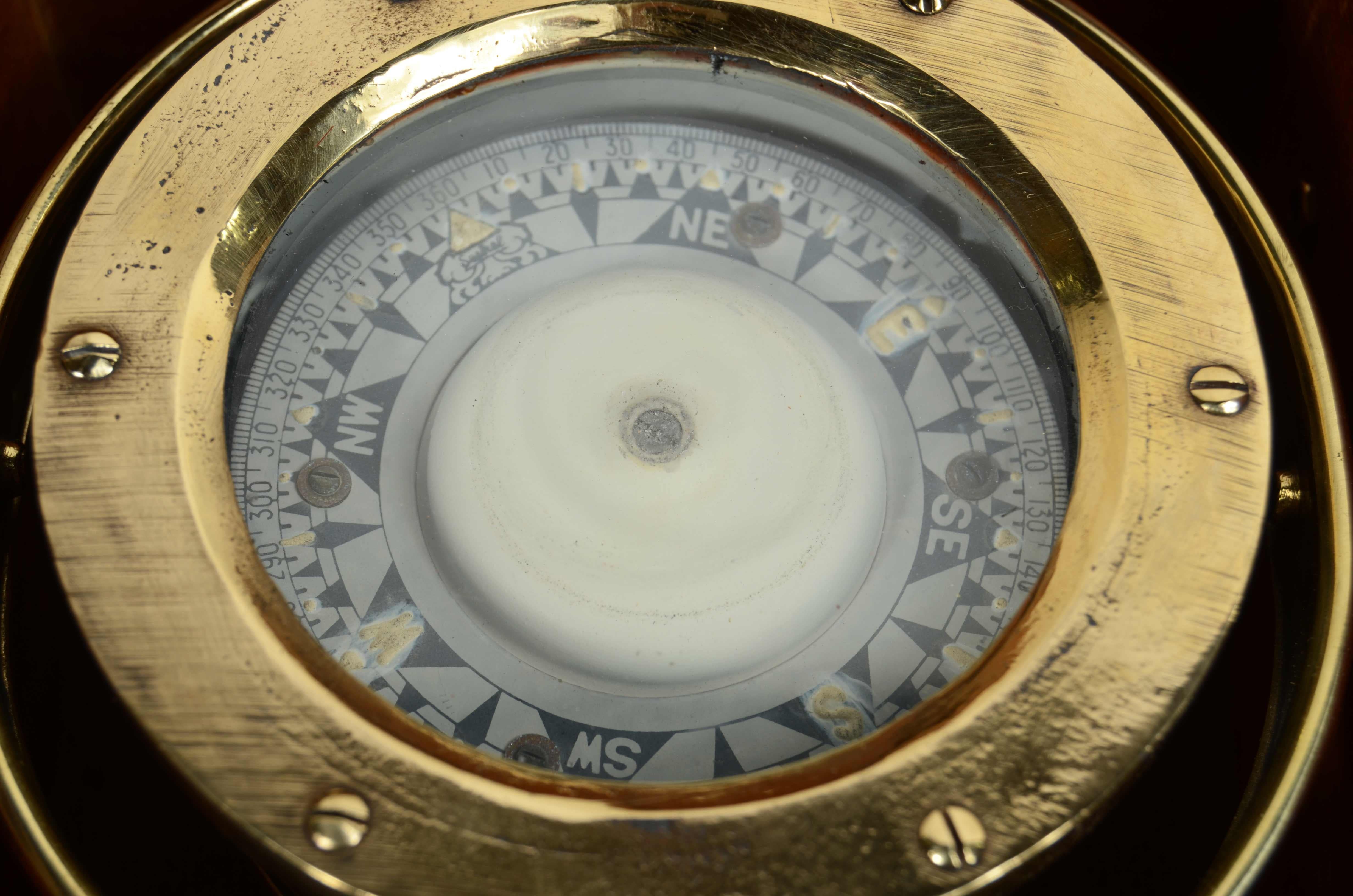Nautischer Magnetkompass aus Messing, signiert Sestrel London, um 1870 im Angebot 5