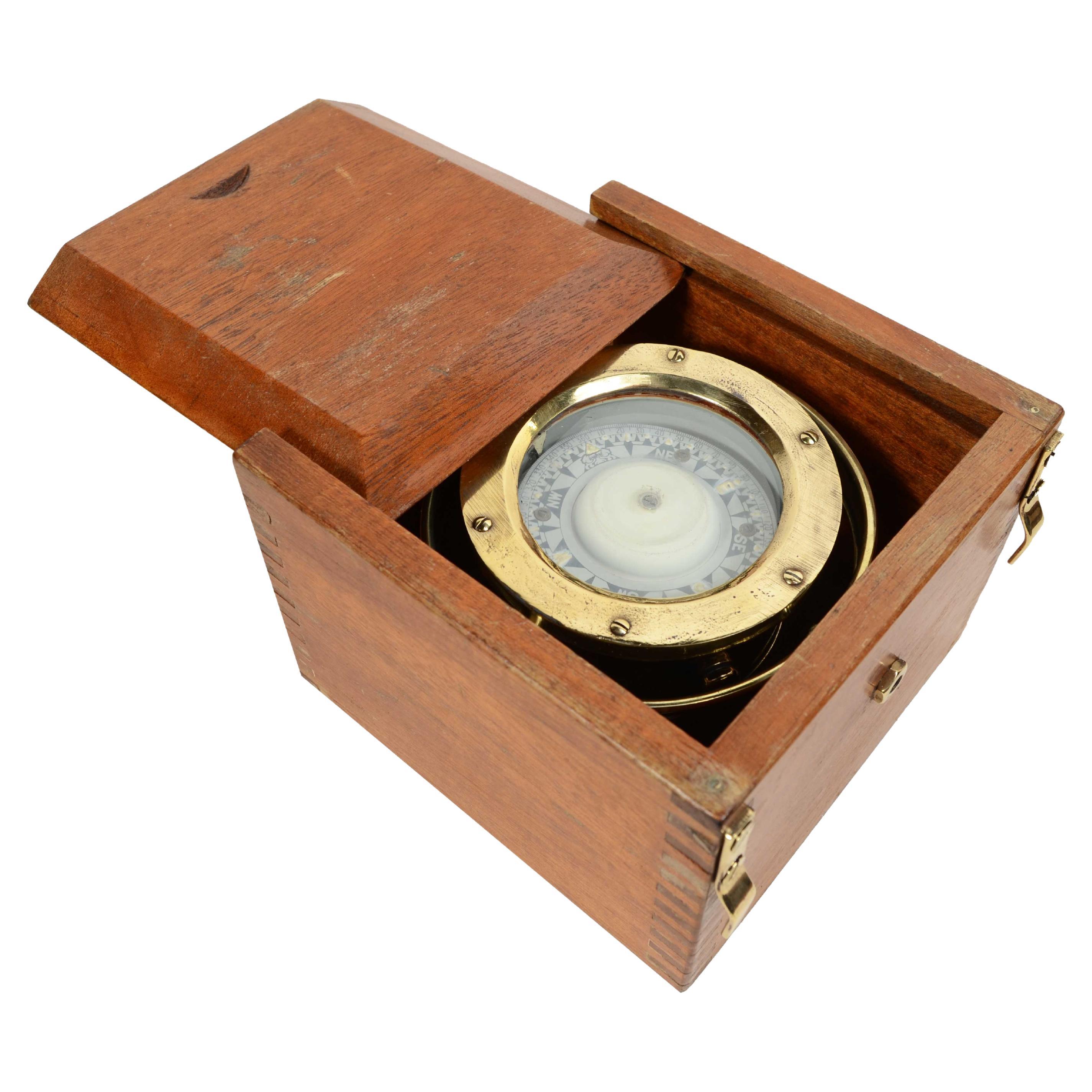 Nautischer Magnetkompass aus Messing, signiert Sestrel London, um 1870 im Angebot