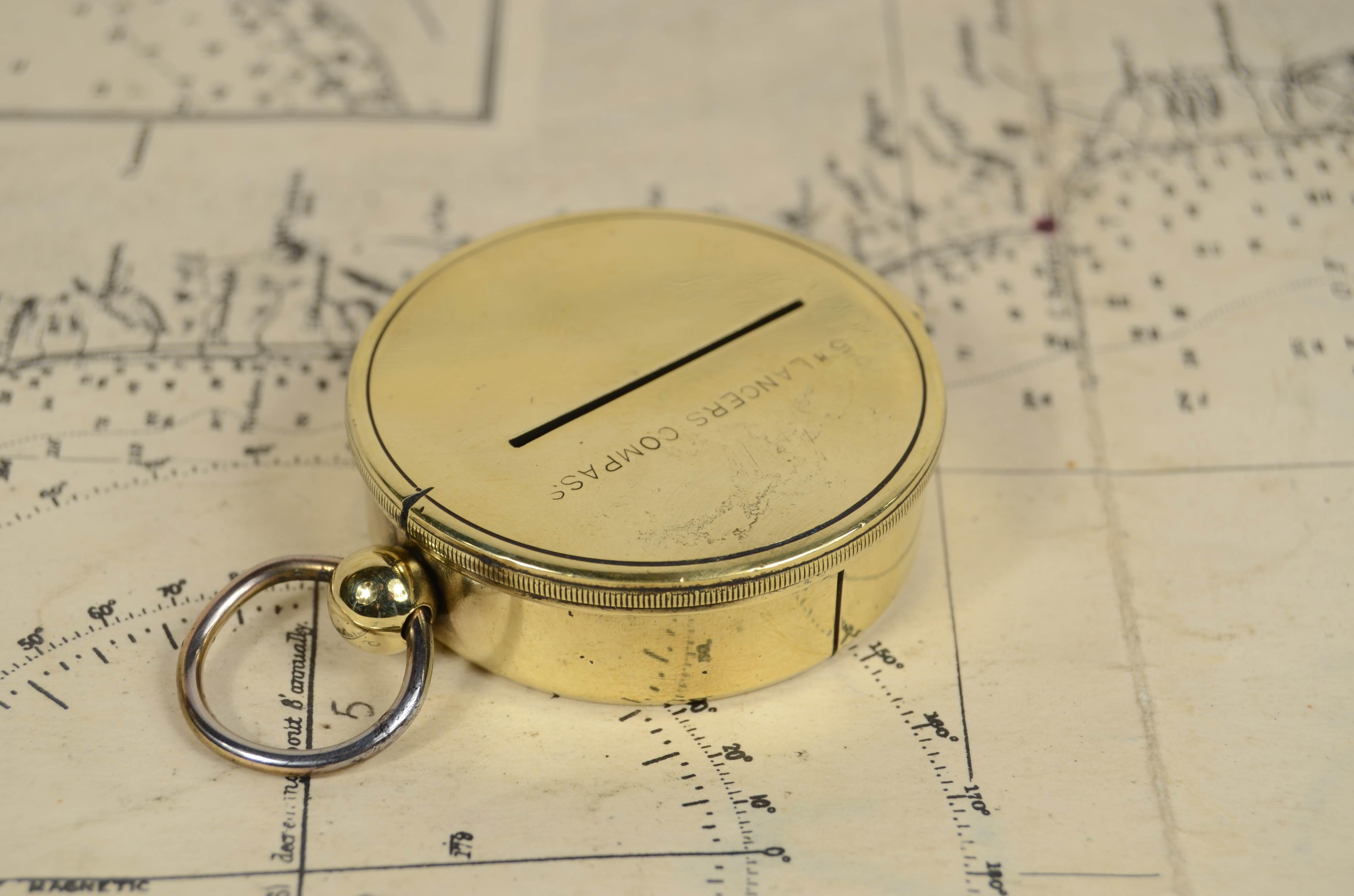 Bussola nautica da tasca in ottone, firmata 5m LANCERS COMPASS. Inghilterra 1920 For Sale 3