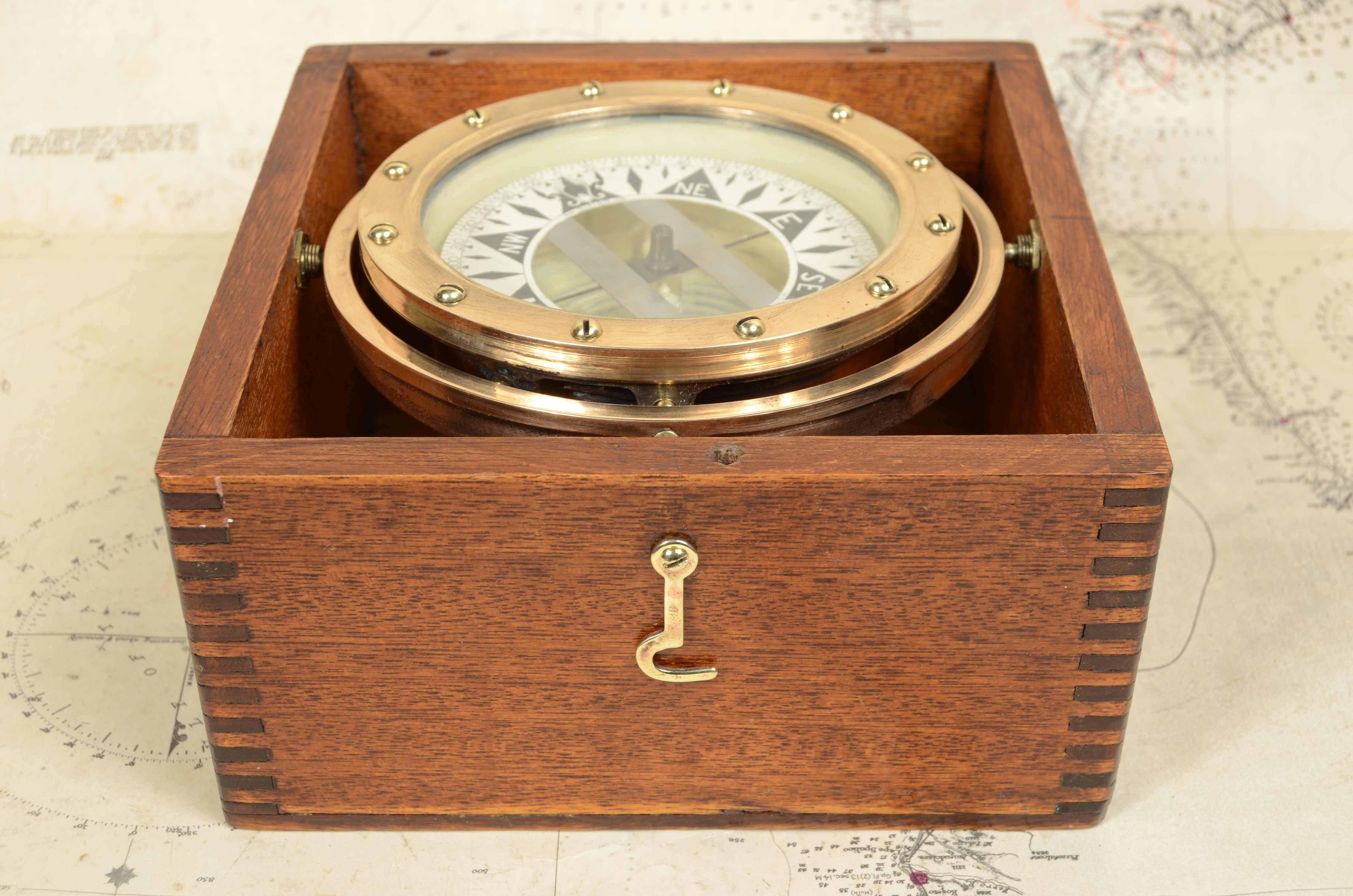 Nautischer Kompass aus Messing und Kupfer auf Kardangelenk signiert DIRIGO 1920 im Angebot 8