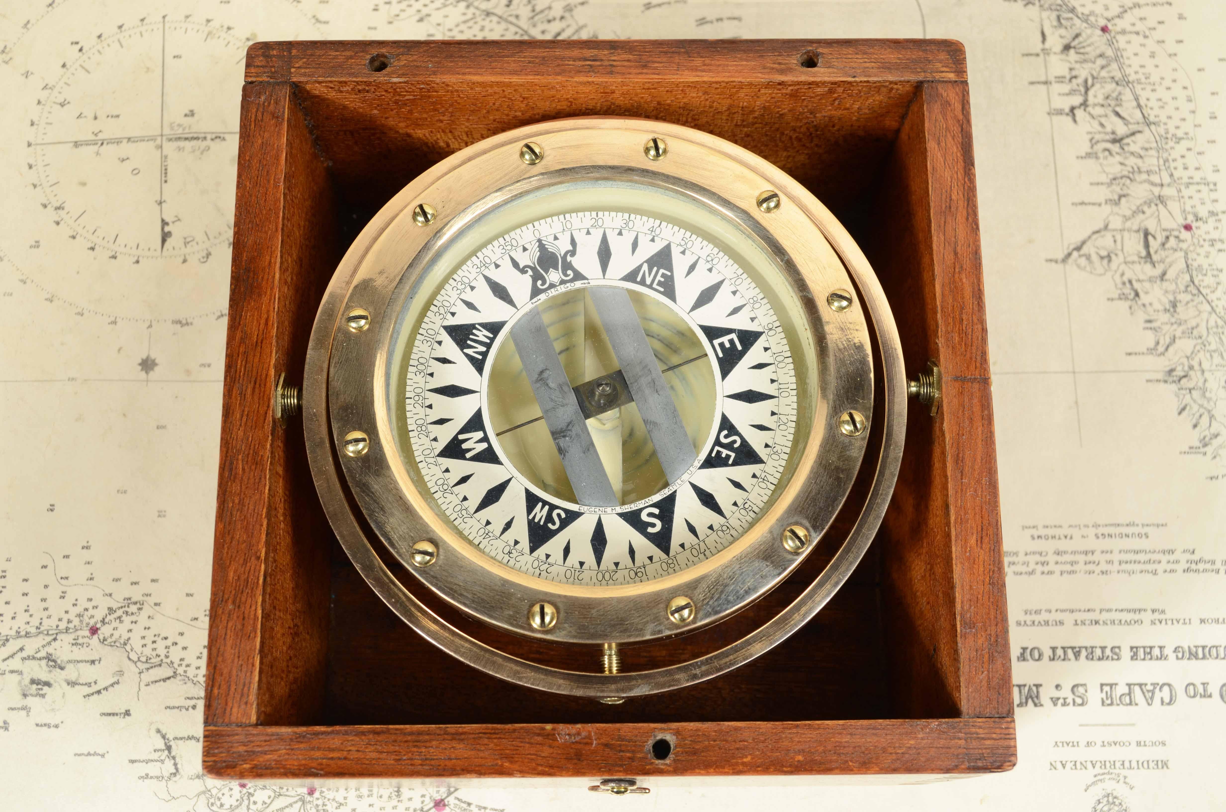 Nautischer Kompass aus Messing und Kupfer auf Kardangelenk signiert DIRIGO 1920 (Early 20th Century) im Angebot