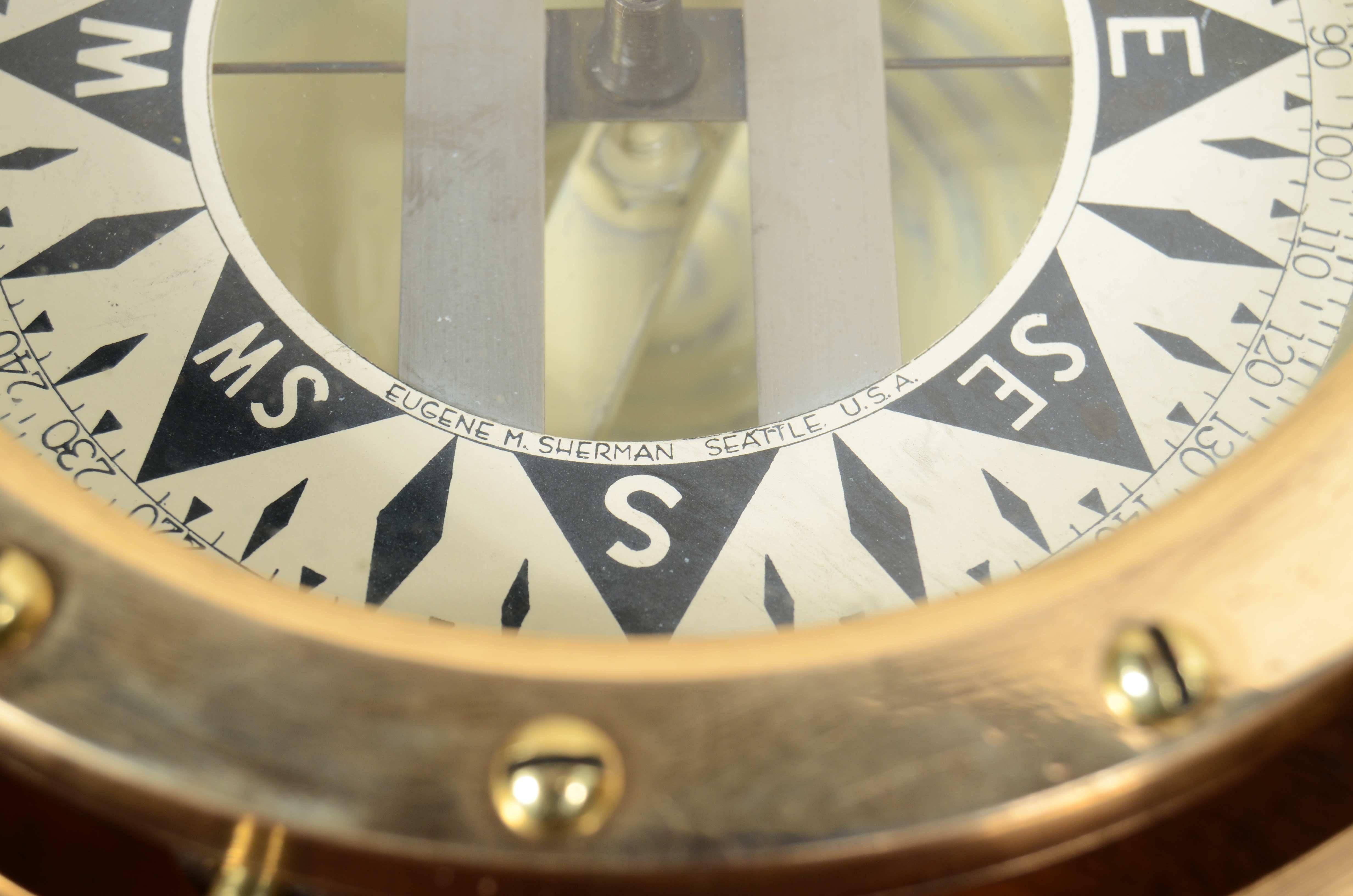Nautischer Kompass aus Messing und Kupfer auf Kardangelenk signiert DIRIGO 1920 im Angebot 3