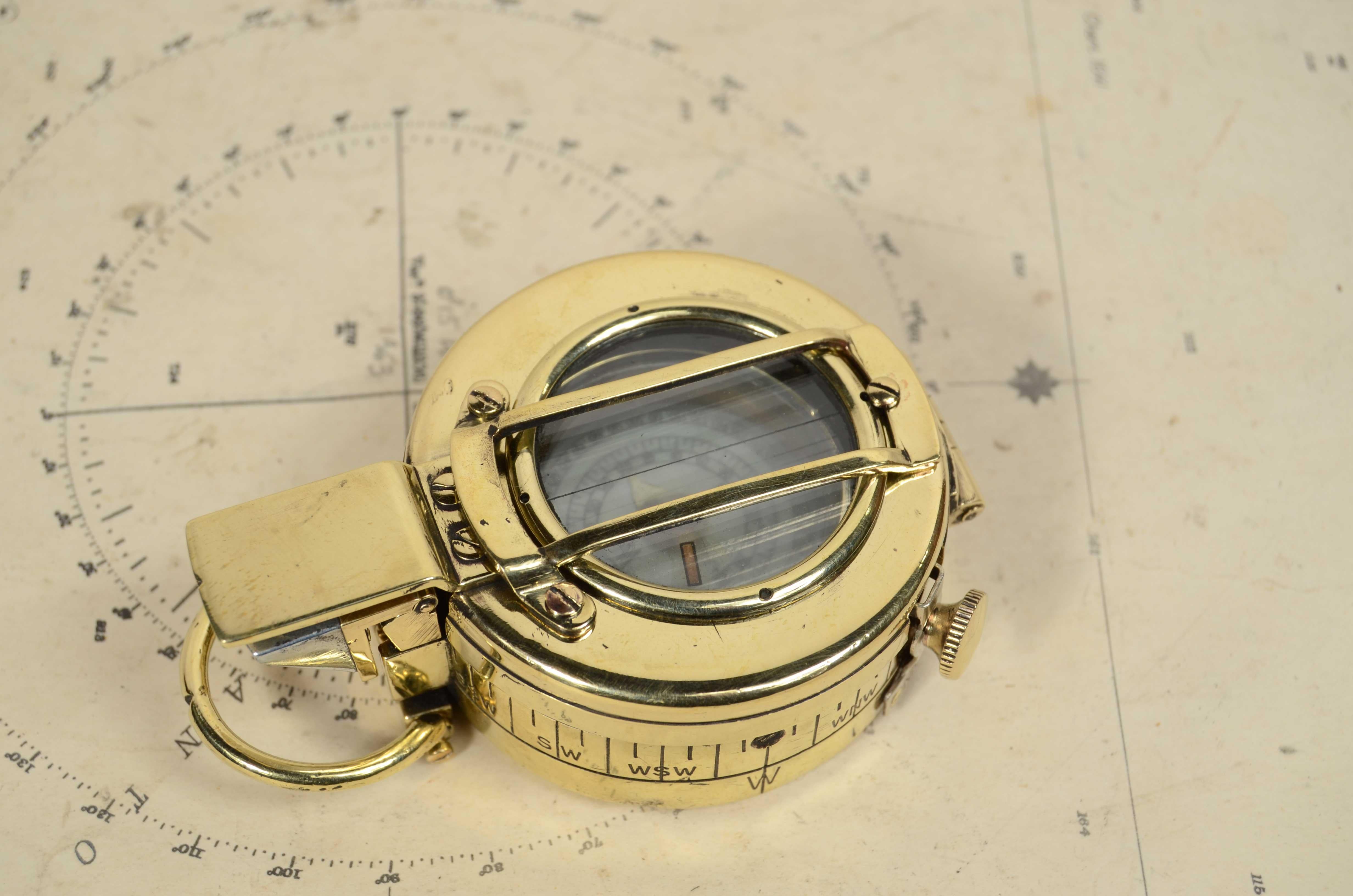 Prismatic compass  by detection signed T.G. Co Ltd London no. B 21681 1940 MK For Sale 8