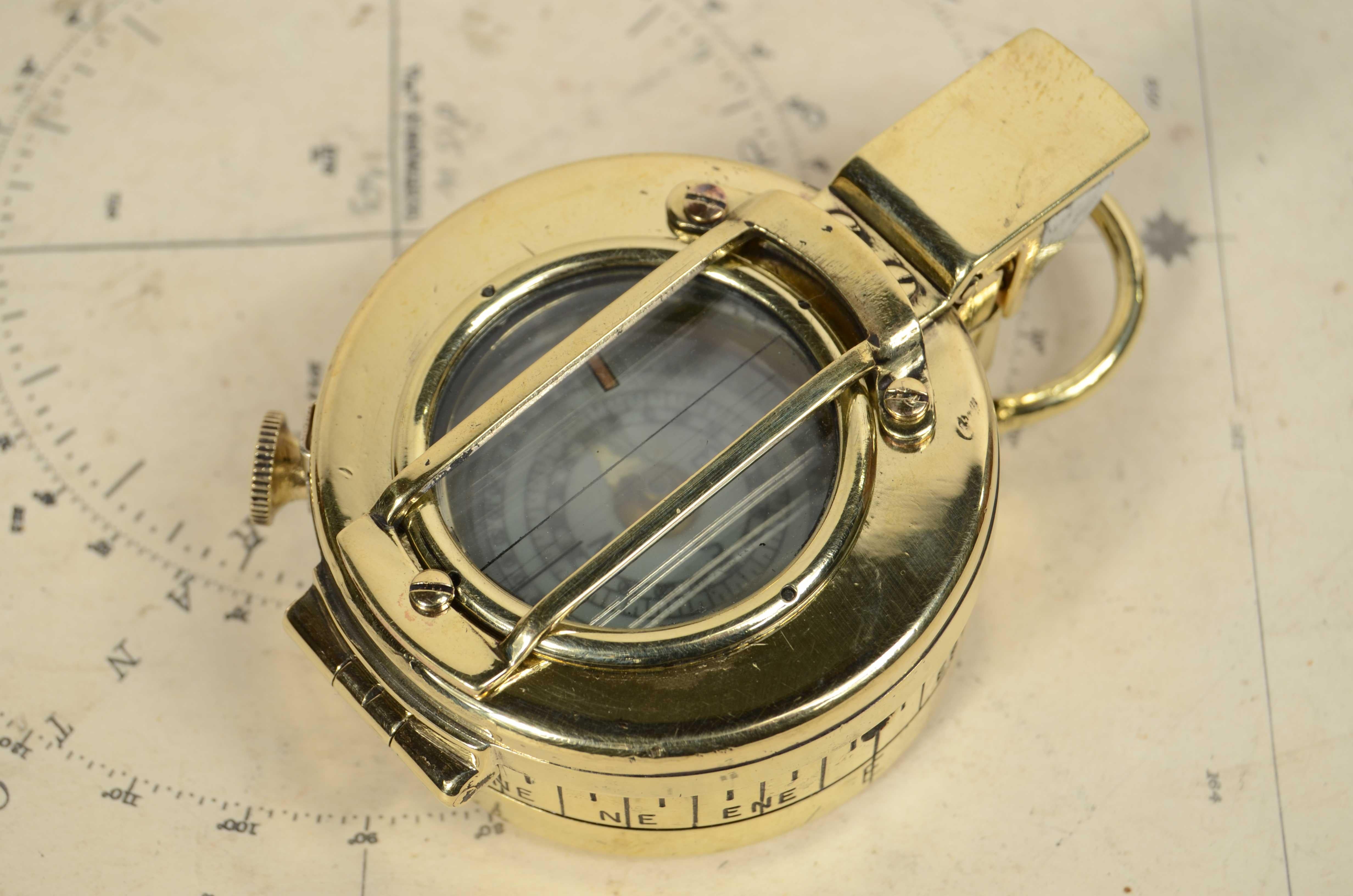 Prismatic compass  by detection signed T.G. Co Ltd London no. B 21681 1940 MK For Sale 9