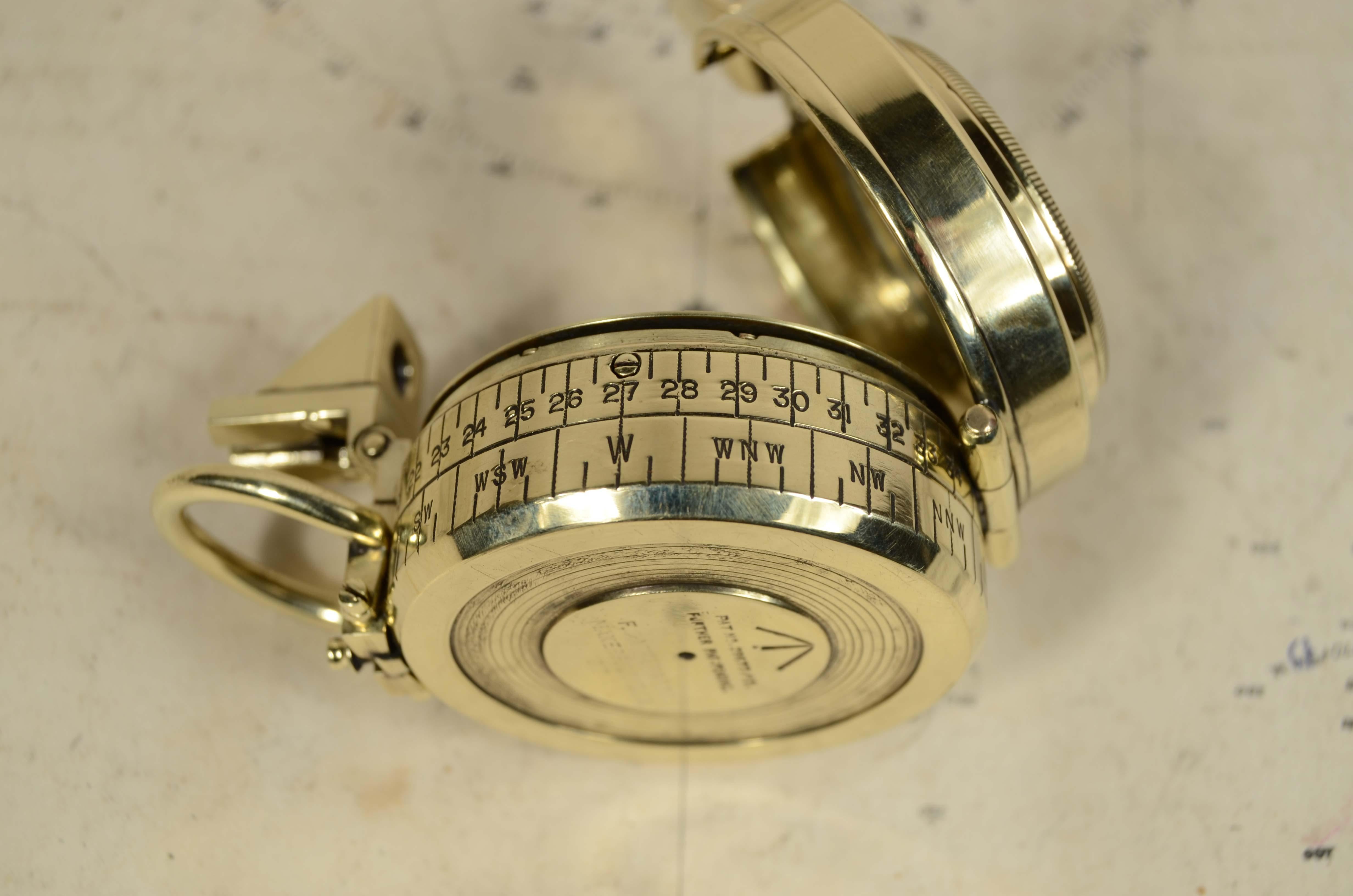 Prismatic liquid pocket compass  signed F. Barker's & Son London 1917 For Sale 6