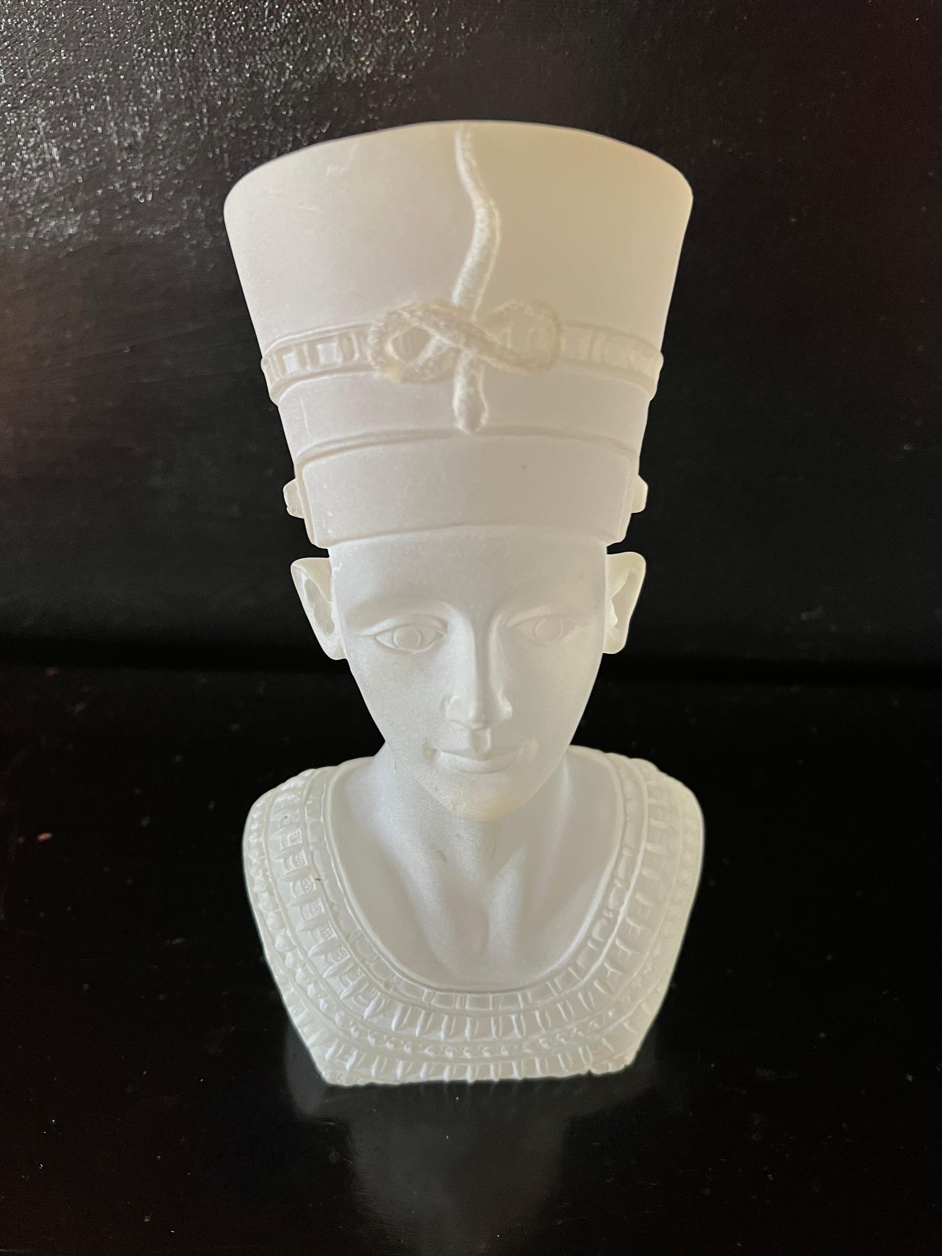 Bustkopf des Nefertiti im Angebot 3