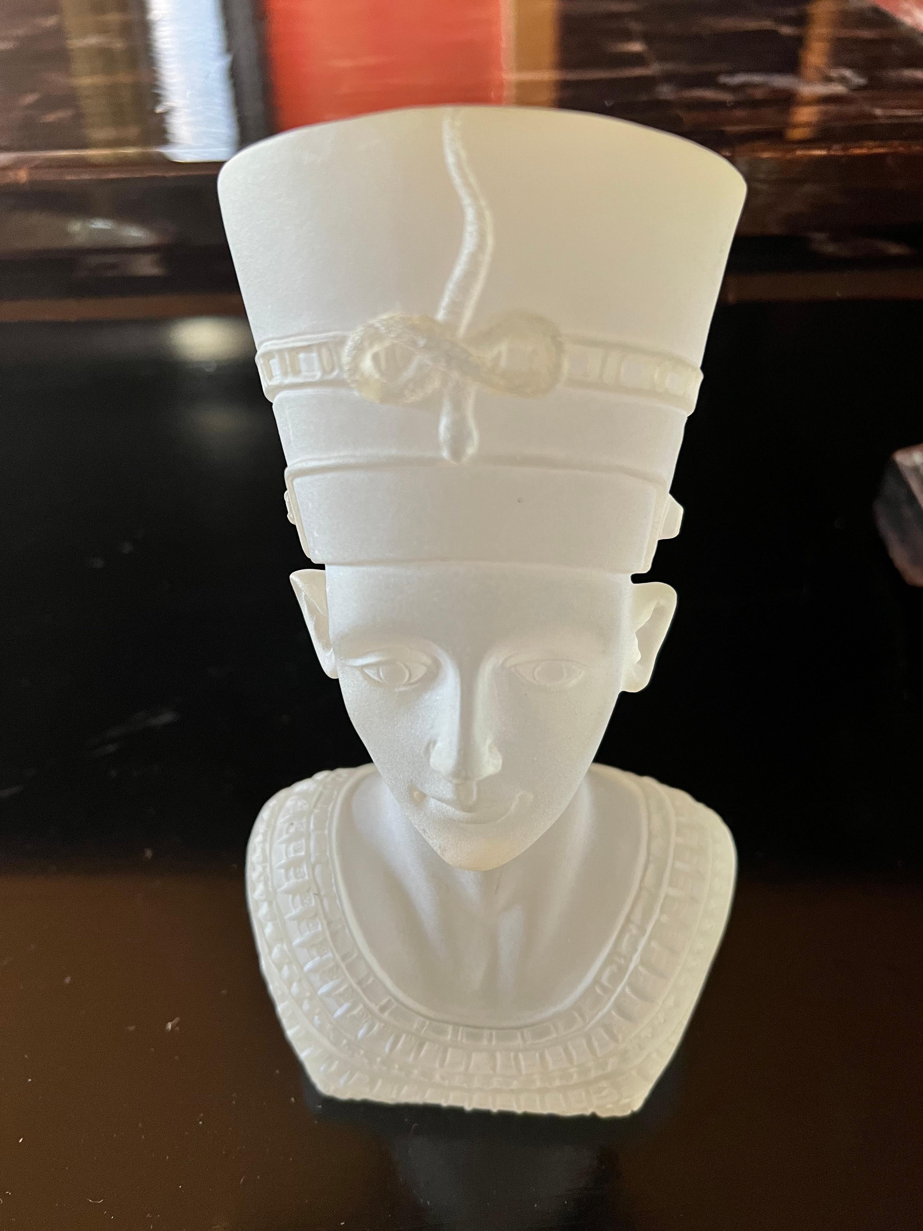 Bustkopf des Nefertiti im Angebot 8