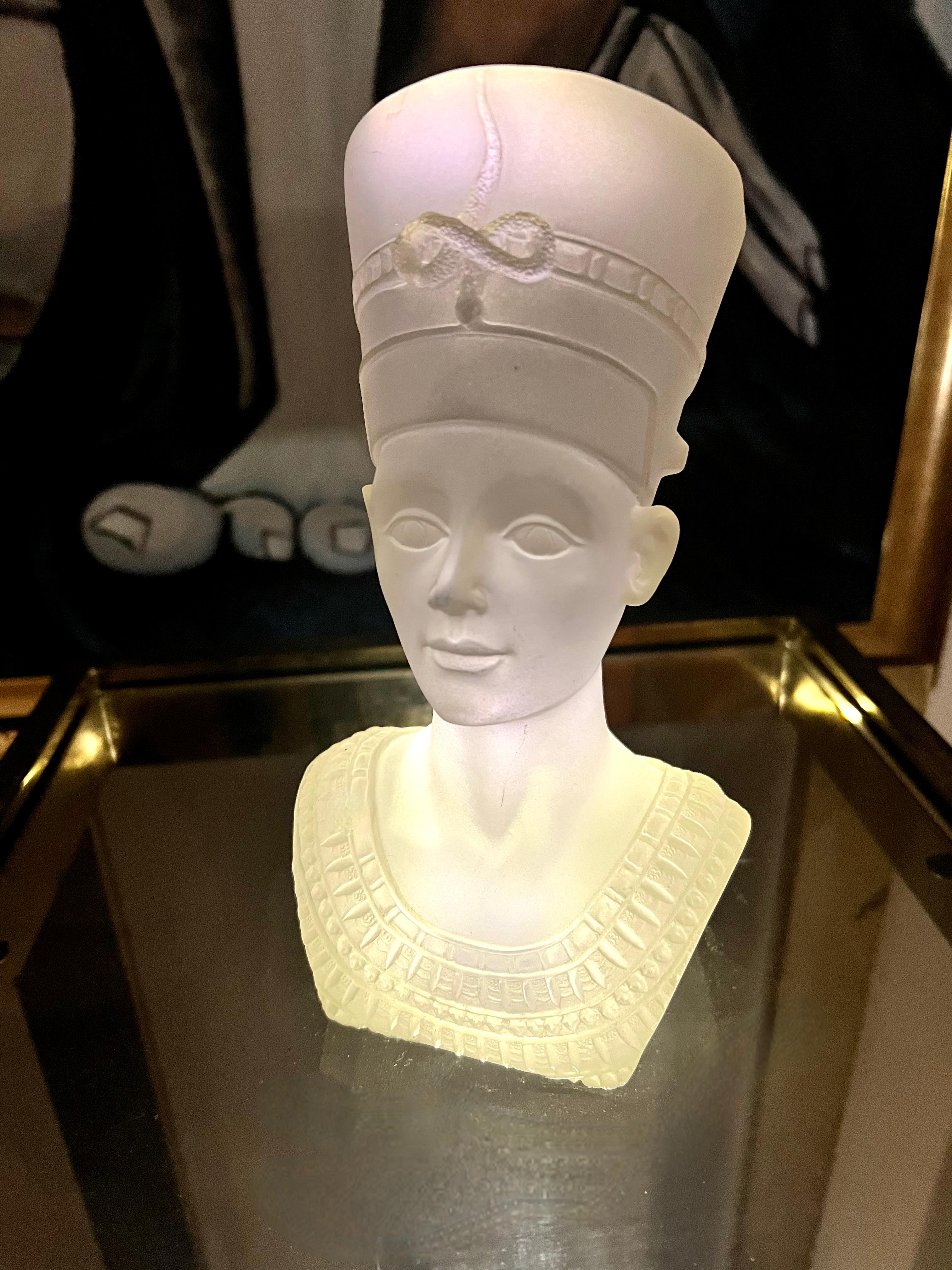 Bustkopf des Nefertiti (Moderne der Mitte des Jahrhunderts) im Angebot
